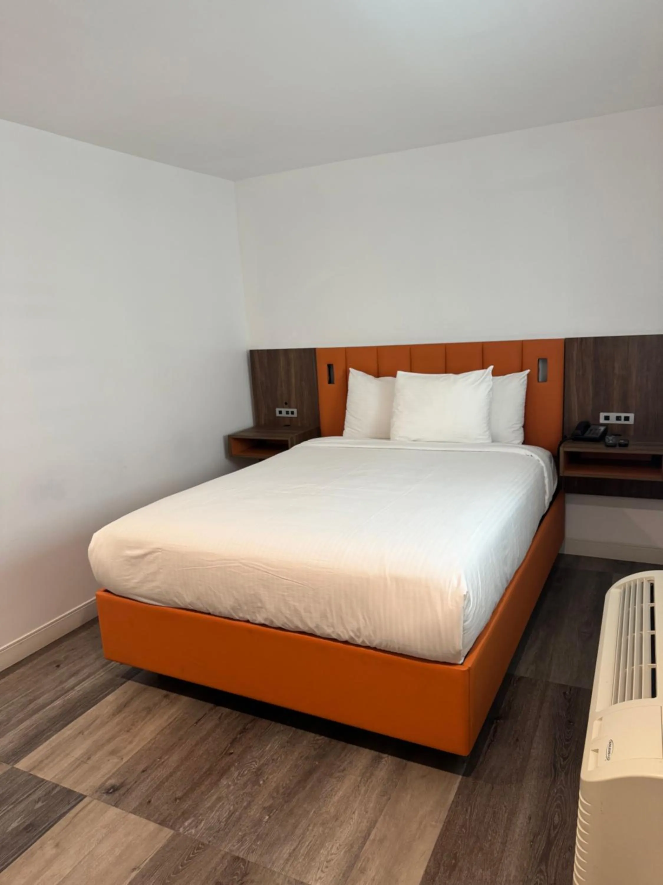 Bed in Hotel Rudra - Hollywood