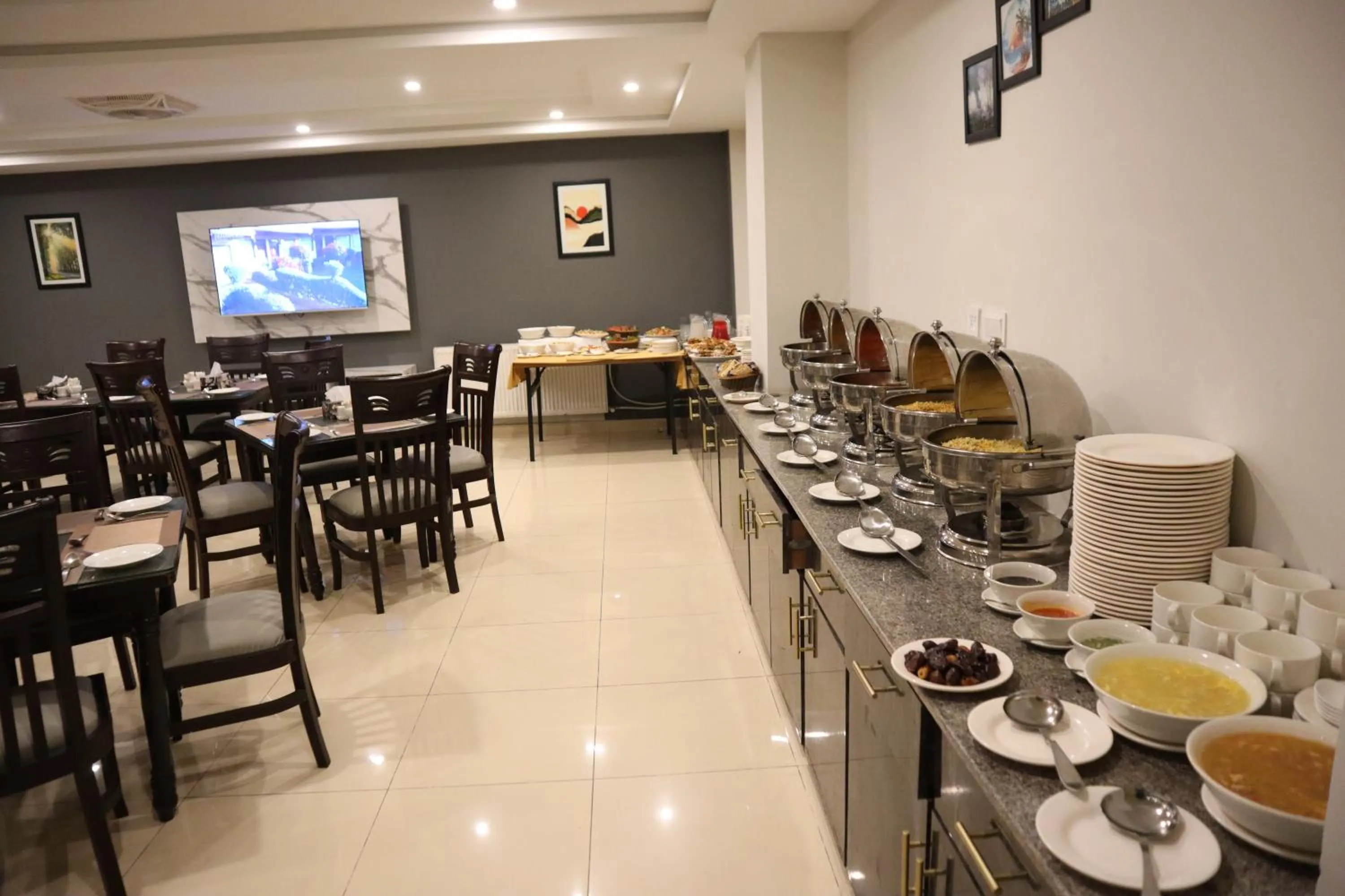 Restaurant/places to eat in Destination Hotel Murree