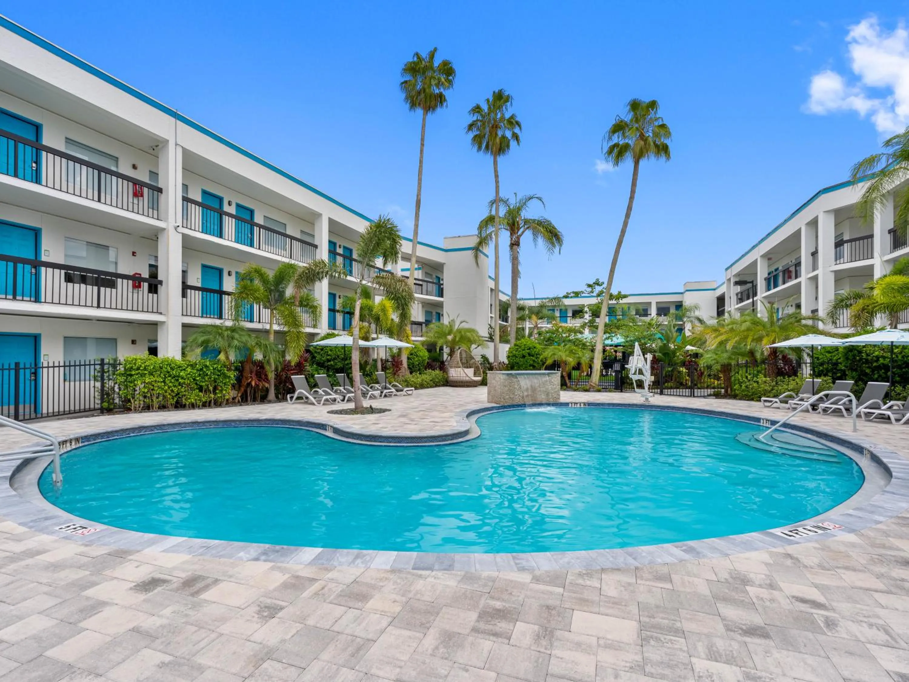 Swimming pool in OASIS BAY SUITES, Tampa, Busch Gardens, USF