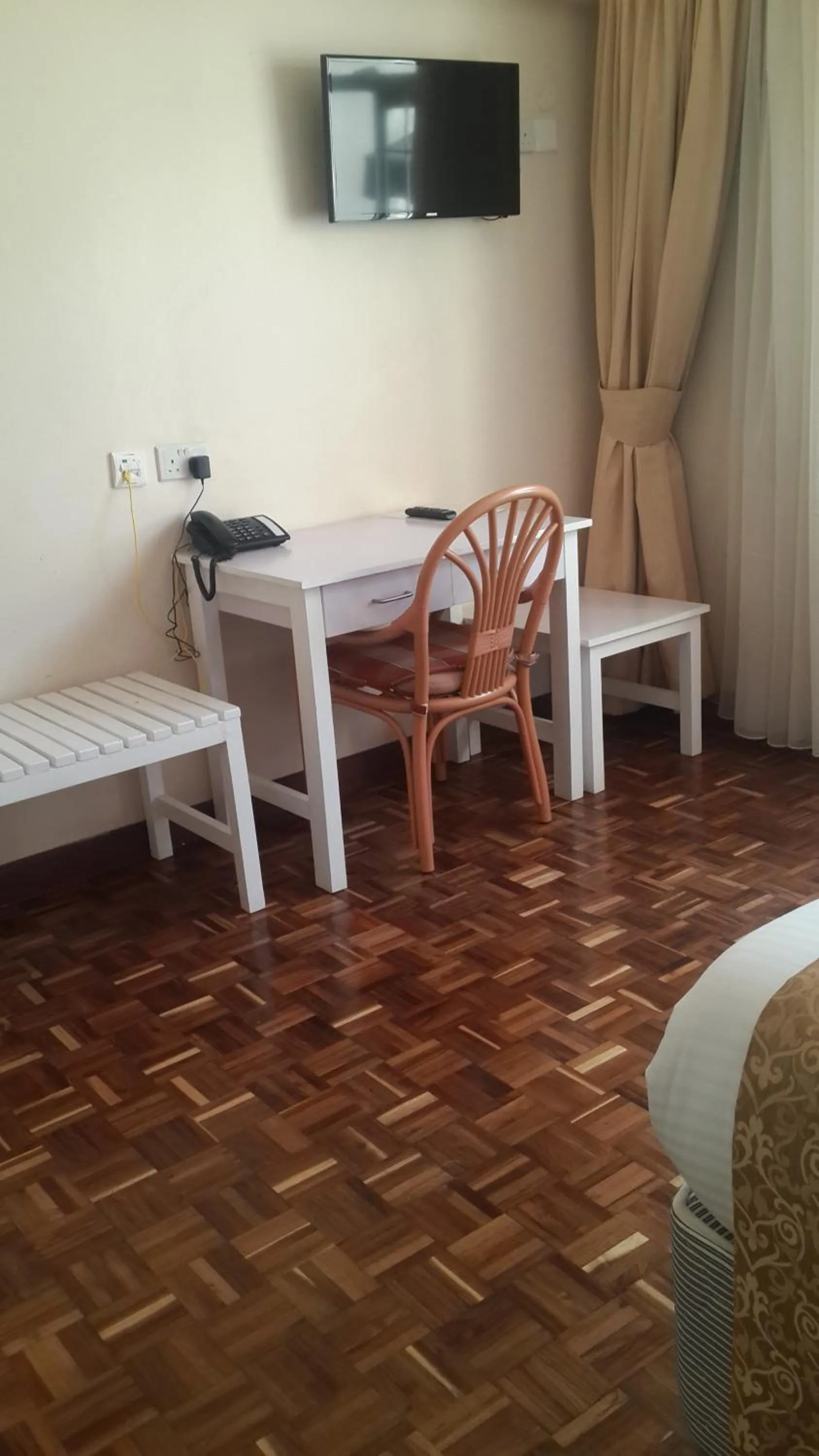 TV and multimedia in Hotel Riverview Westlands