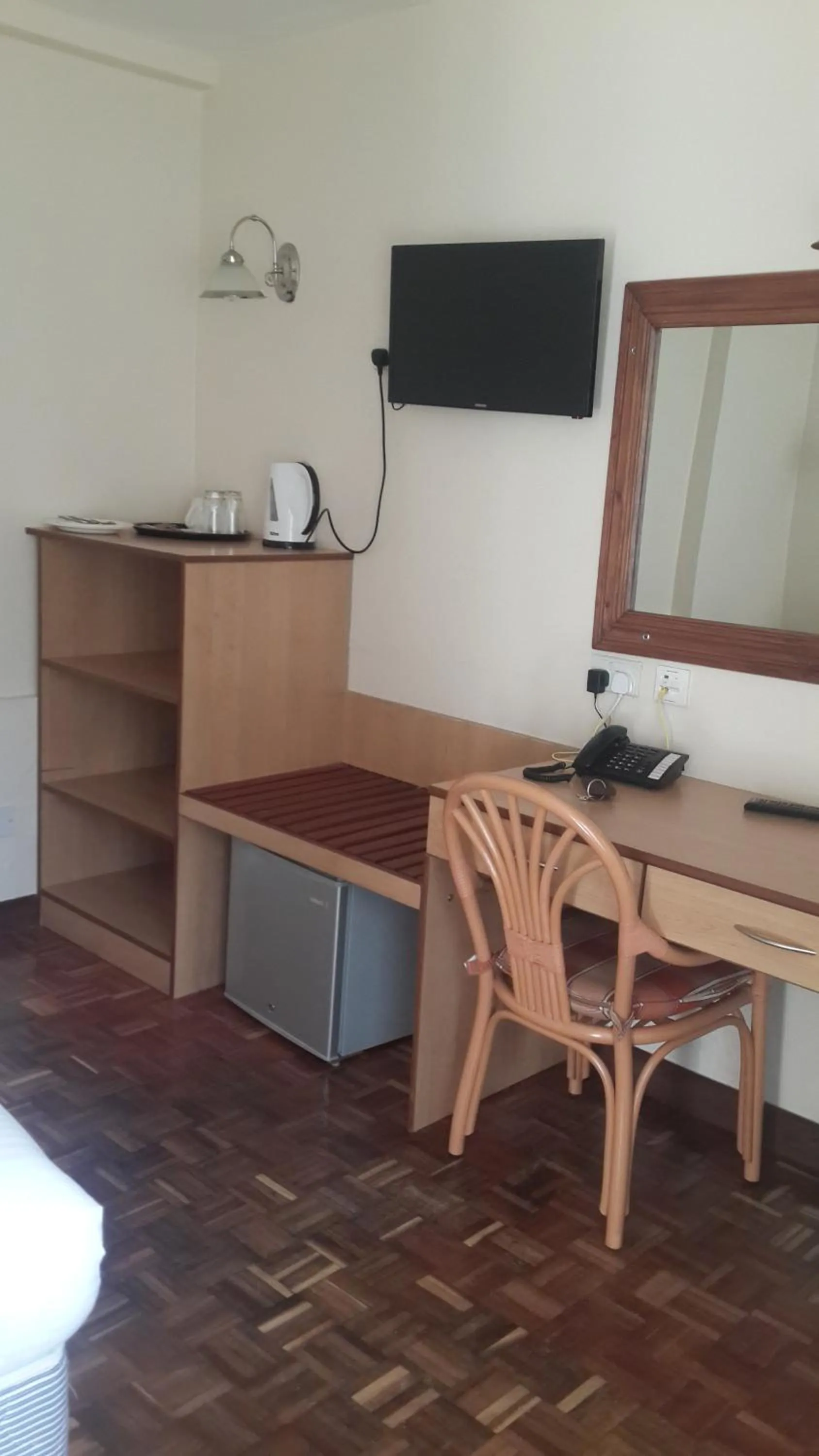 TV and multimedia in Hotel Riverview Westlands