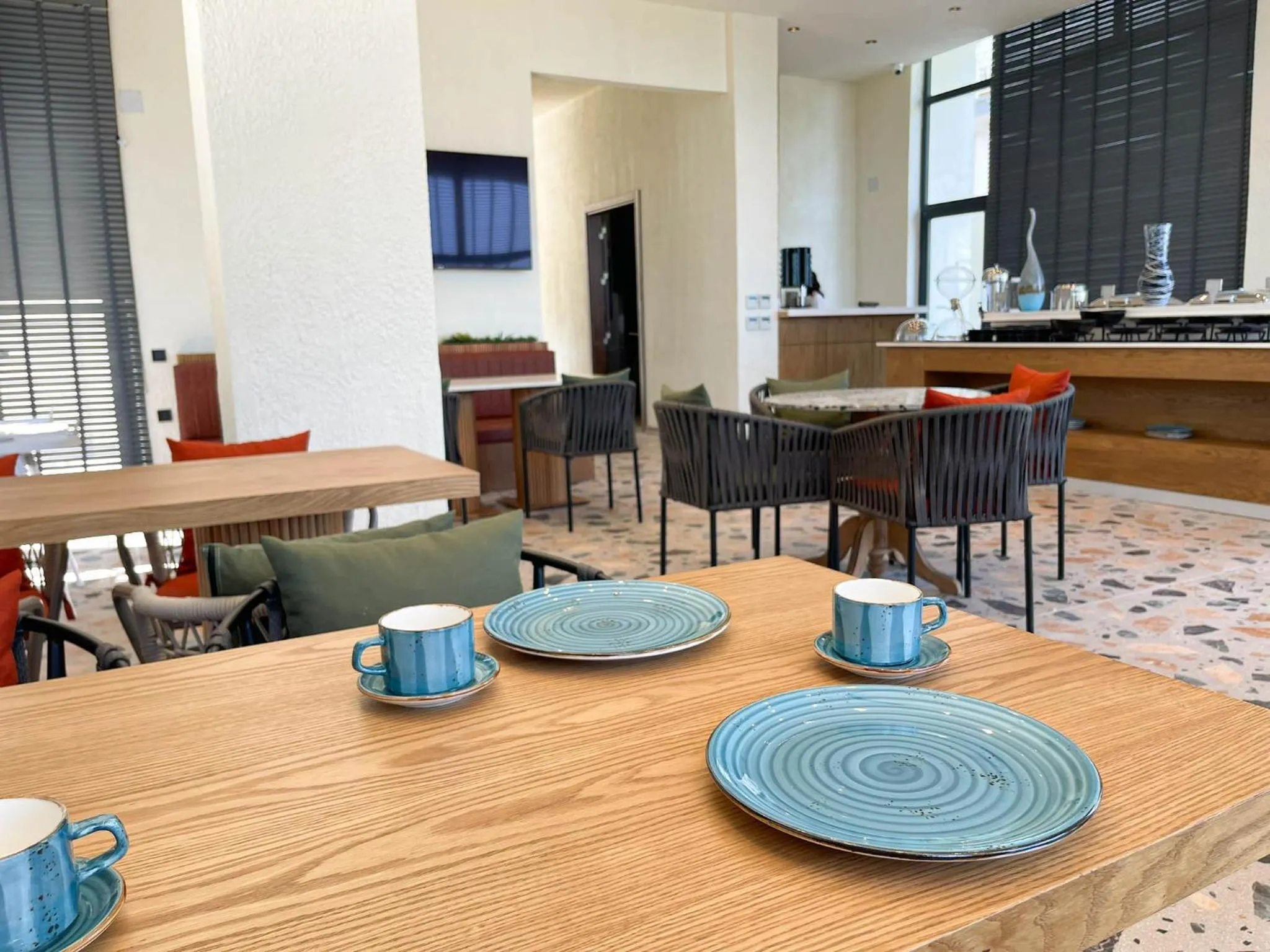 Restaurant/places to eat in Now Boutique Hotel