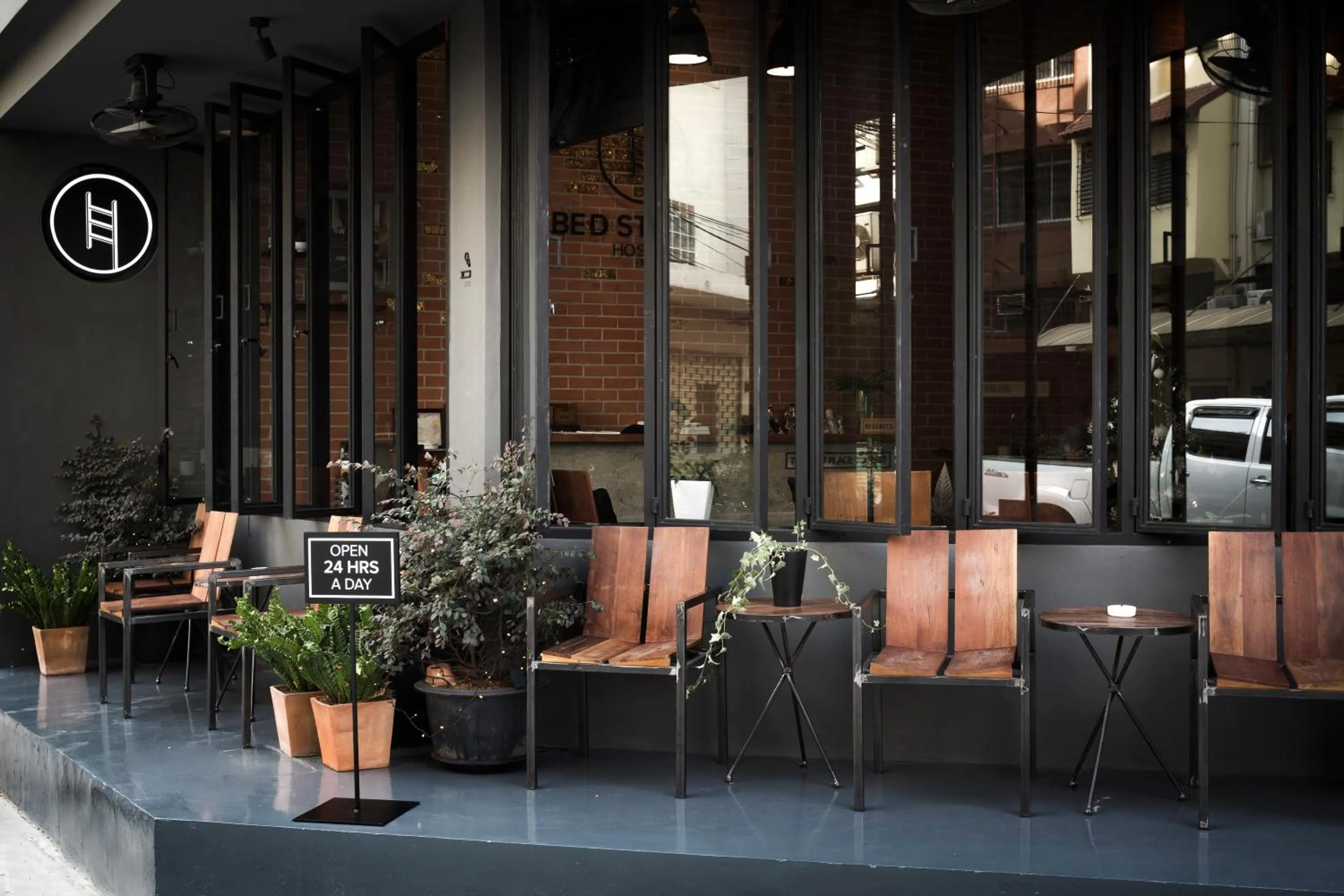 Day in BED STATION Hostel Ratchthewi