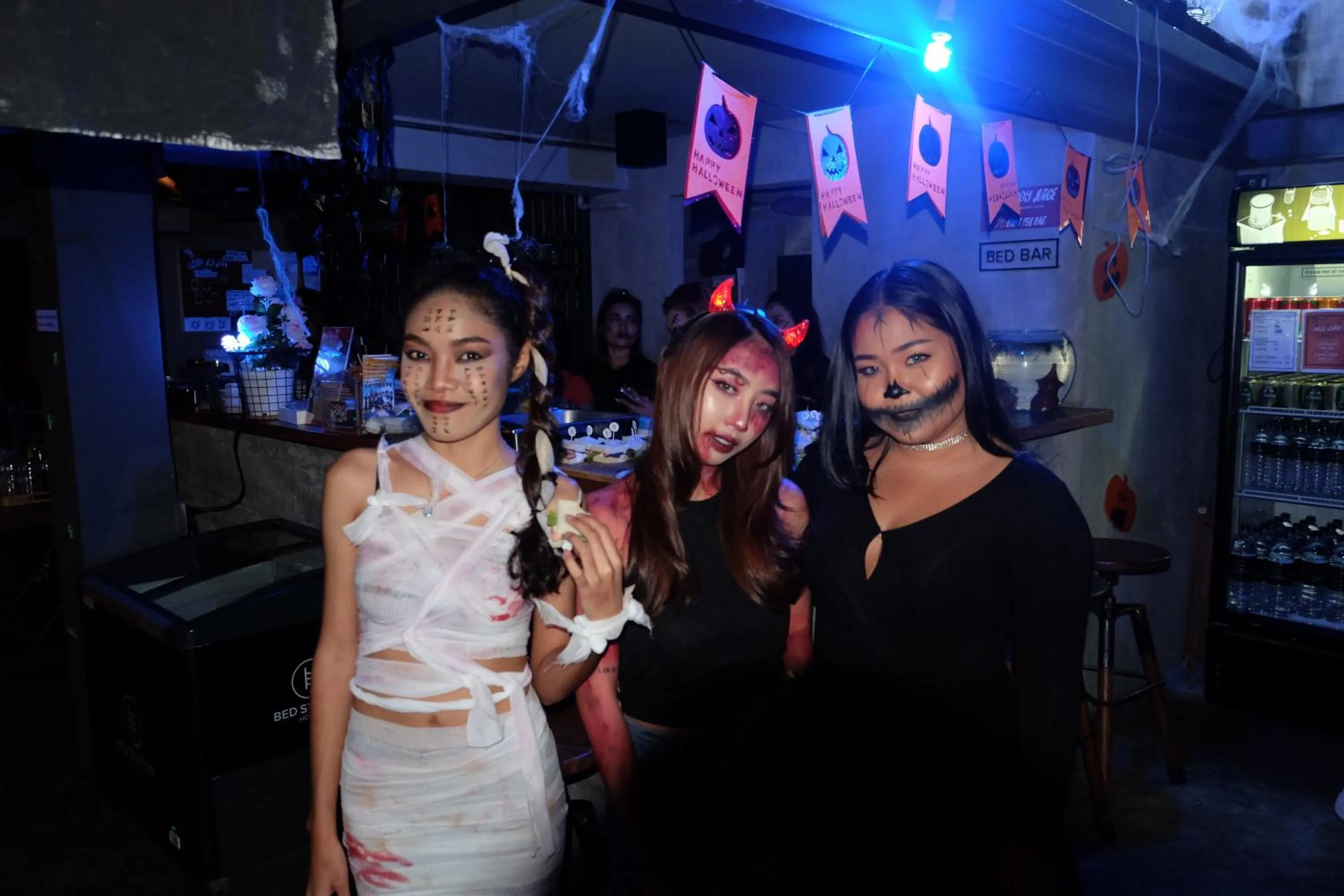 Evening entertainment in BED STATION Hostel Ratchthewi