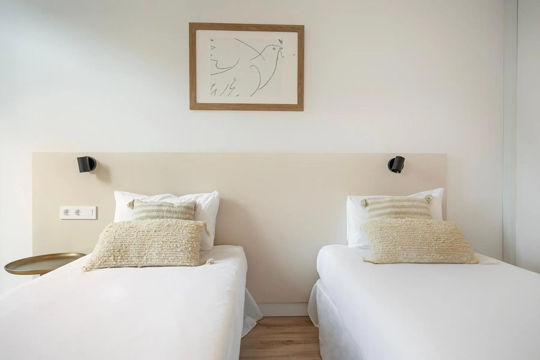 Bed in Happy Apartments