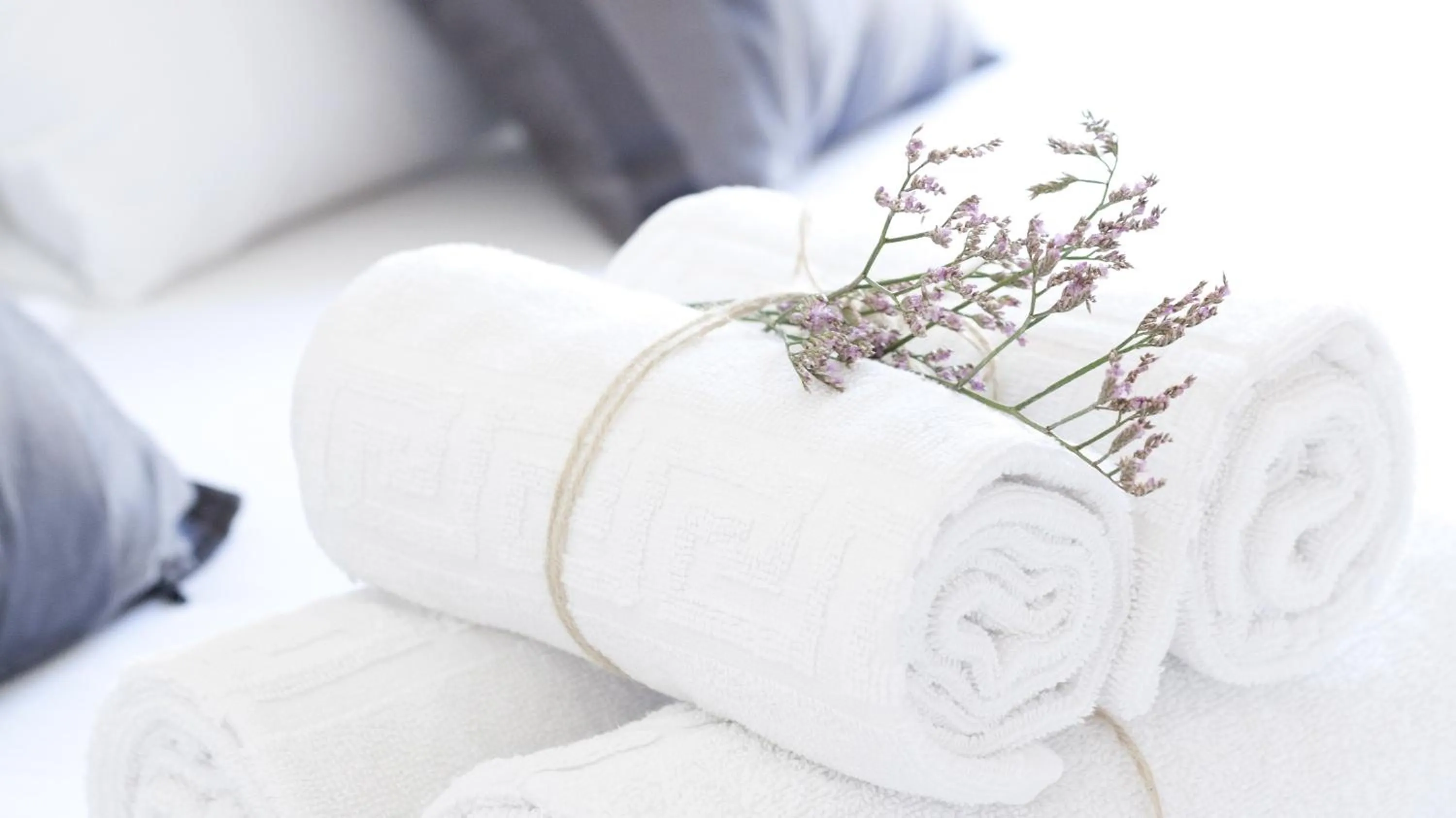 Decorative detail, Bed in Happy Apartments