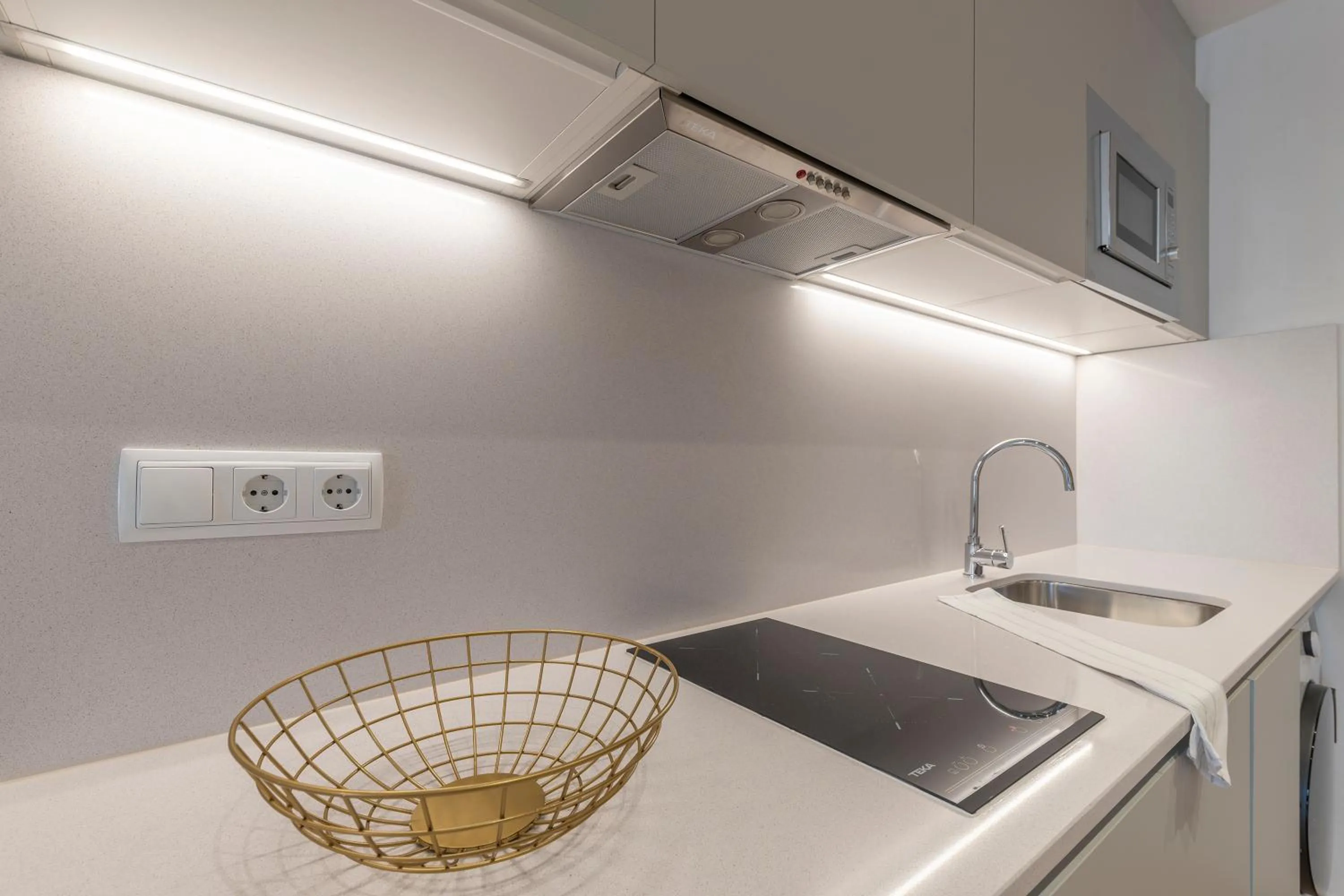 Kitchen or kitchenette in Happy Apartments