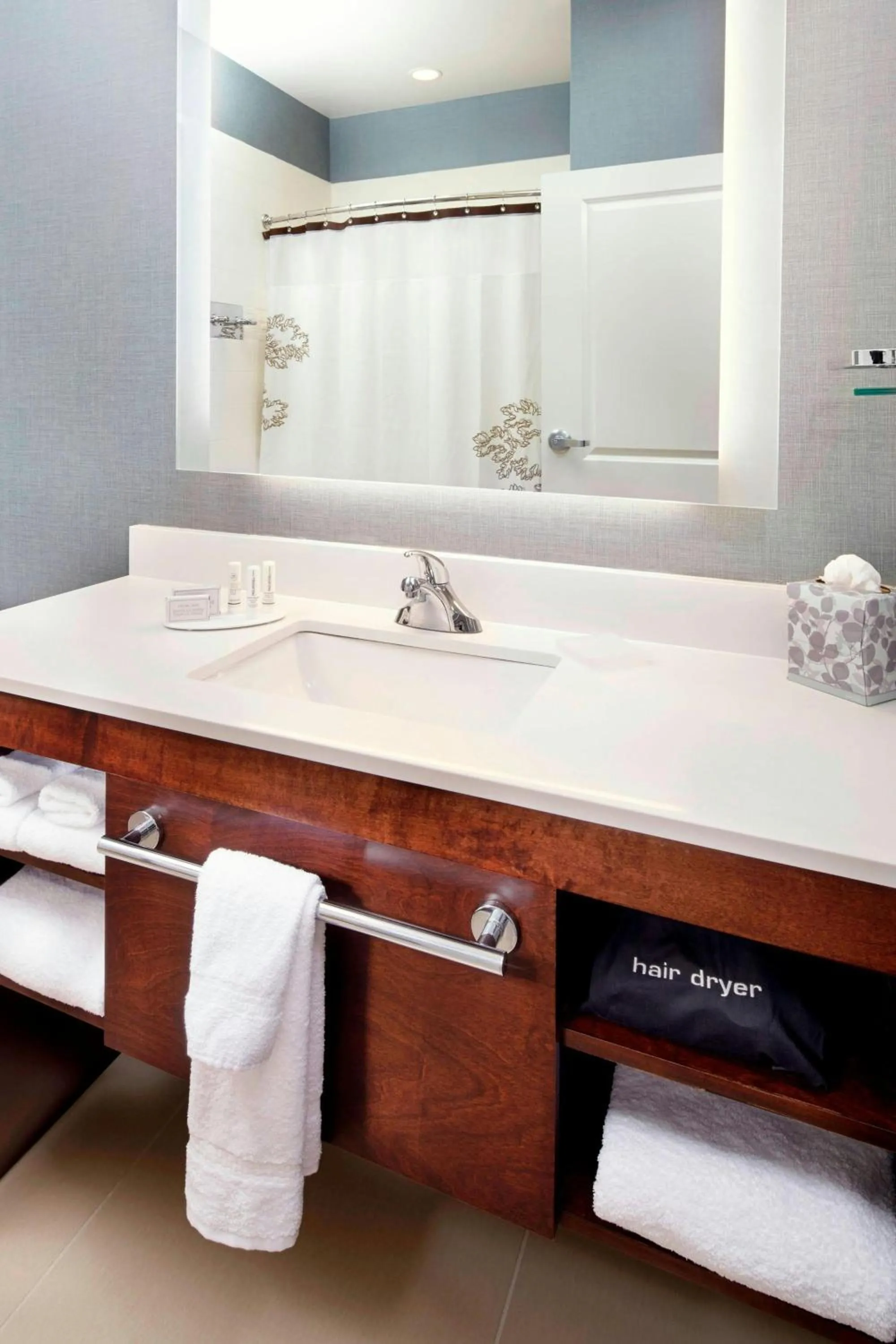 Bathroom in Residence Inn by Marriott Columbus Dublin