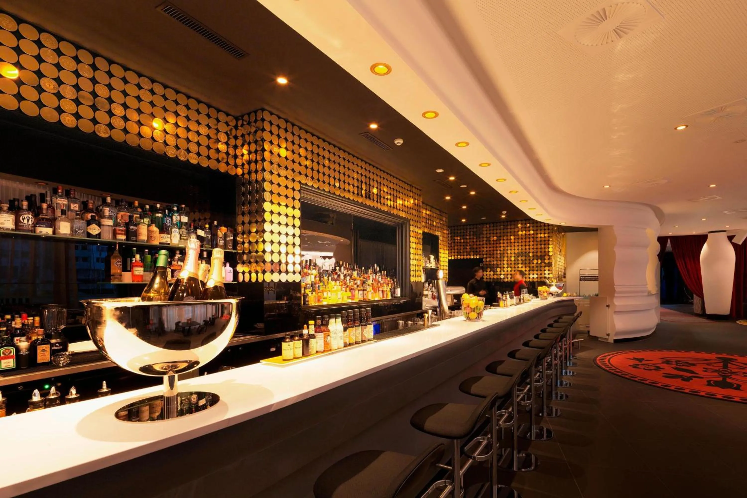 Lounge or bar in Kameha Grand Zurich, Autograph Collection