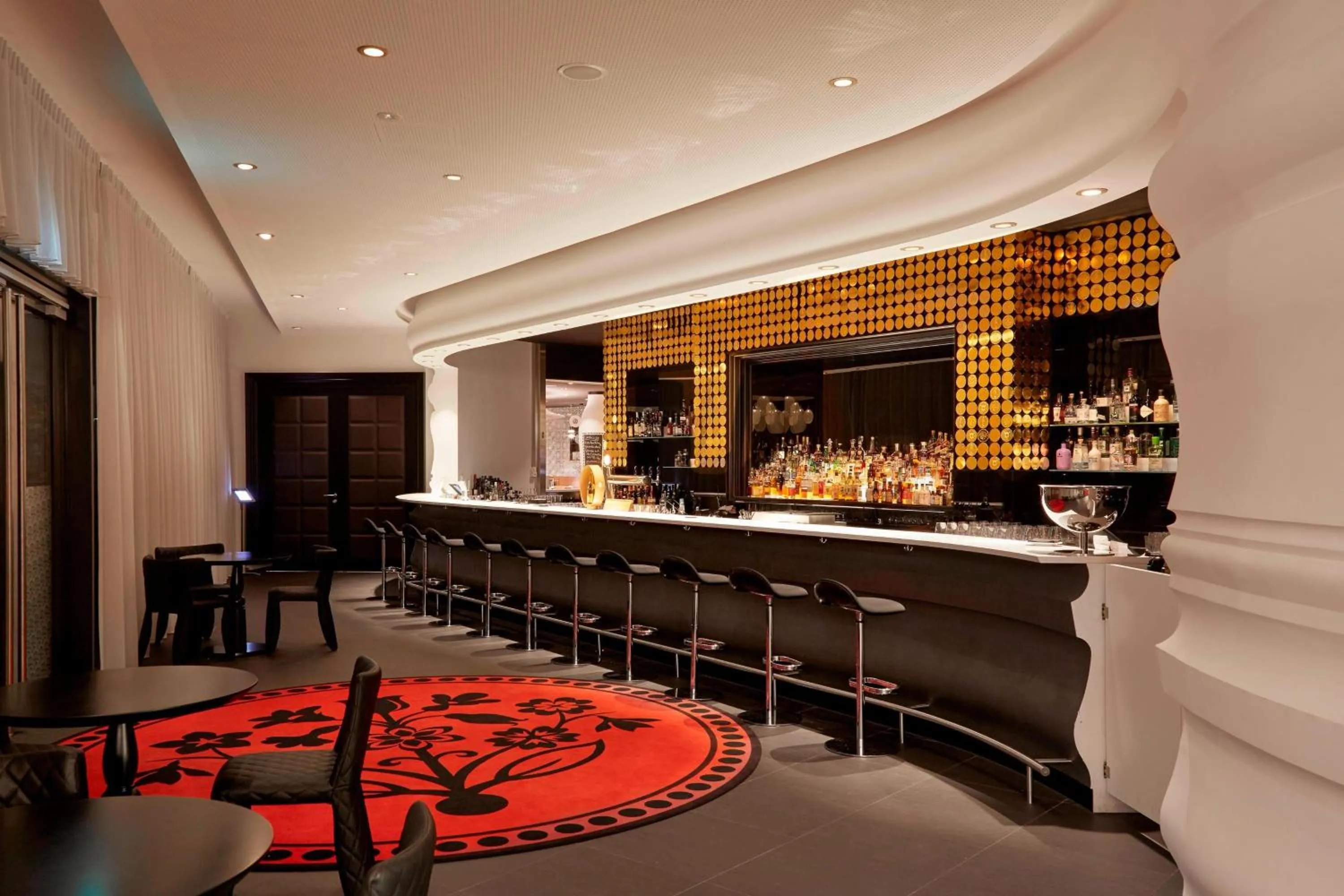 Lounge or bar in Kameha Grand Zurich, Autograph Collection
