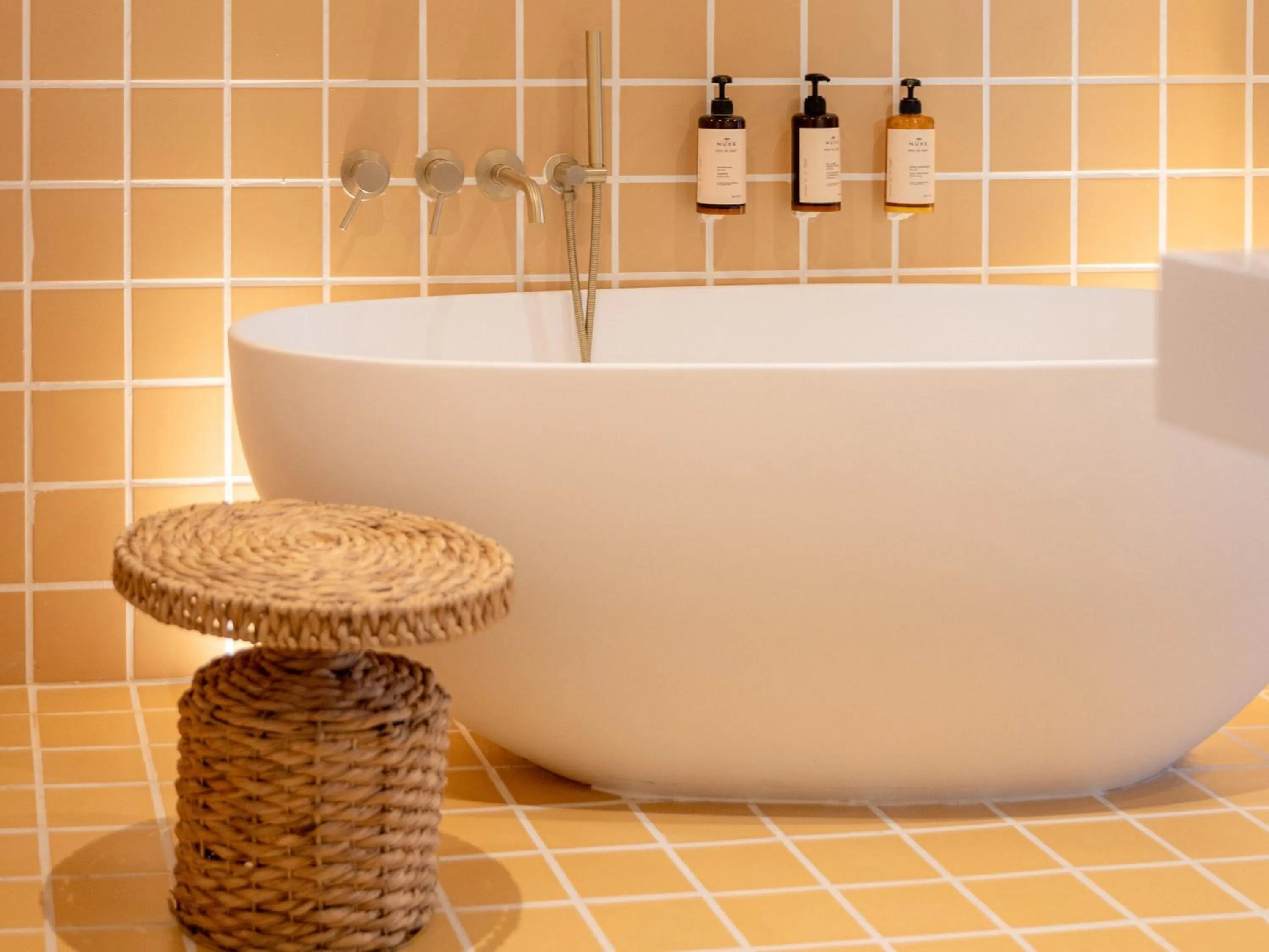 Bath in Hotel M Soleil - Montpellier Centre Saint Roch