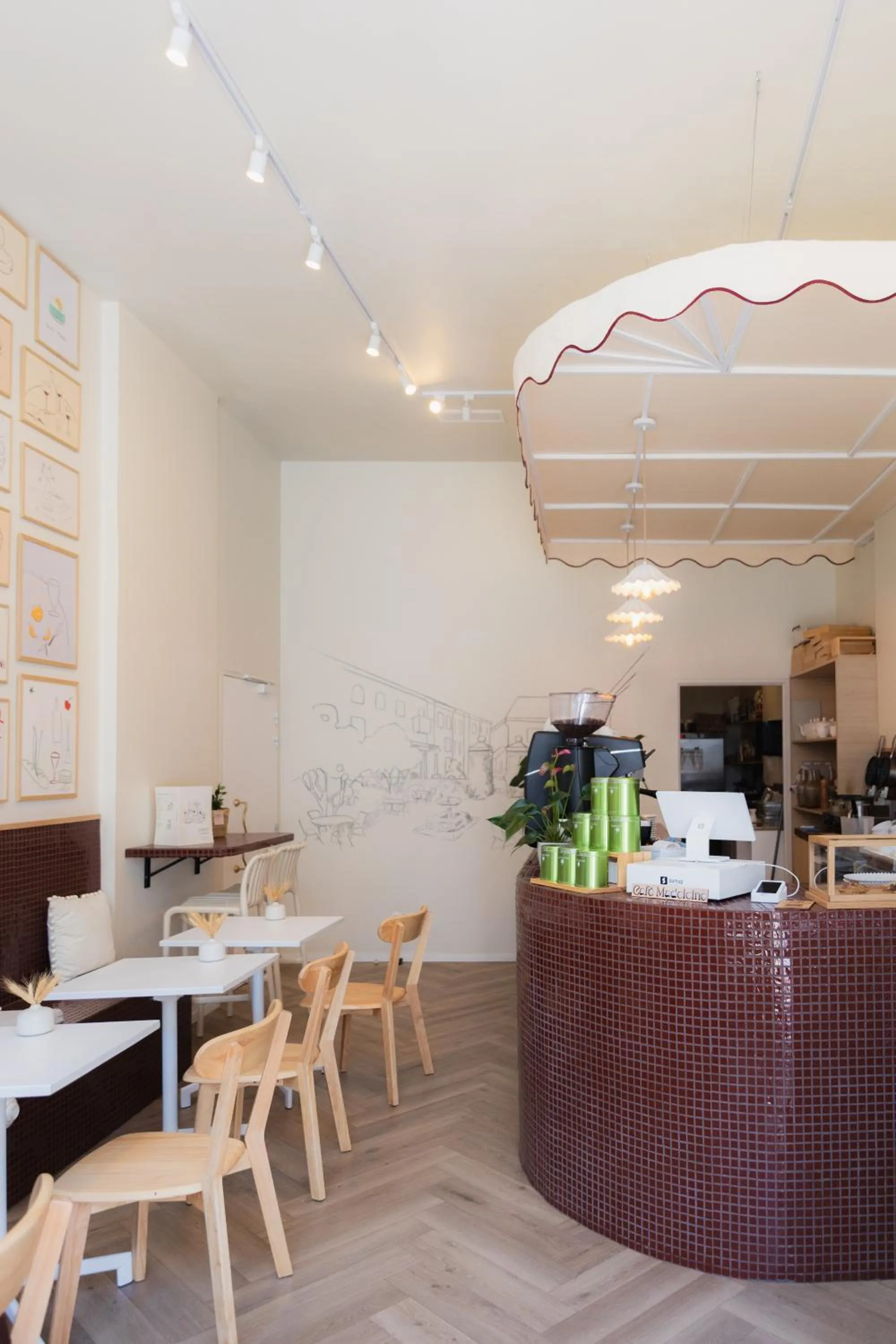 Restaurant/places to eat in Hotel M Soleil - Montpellier Centre Saint Roch