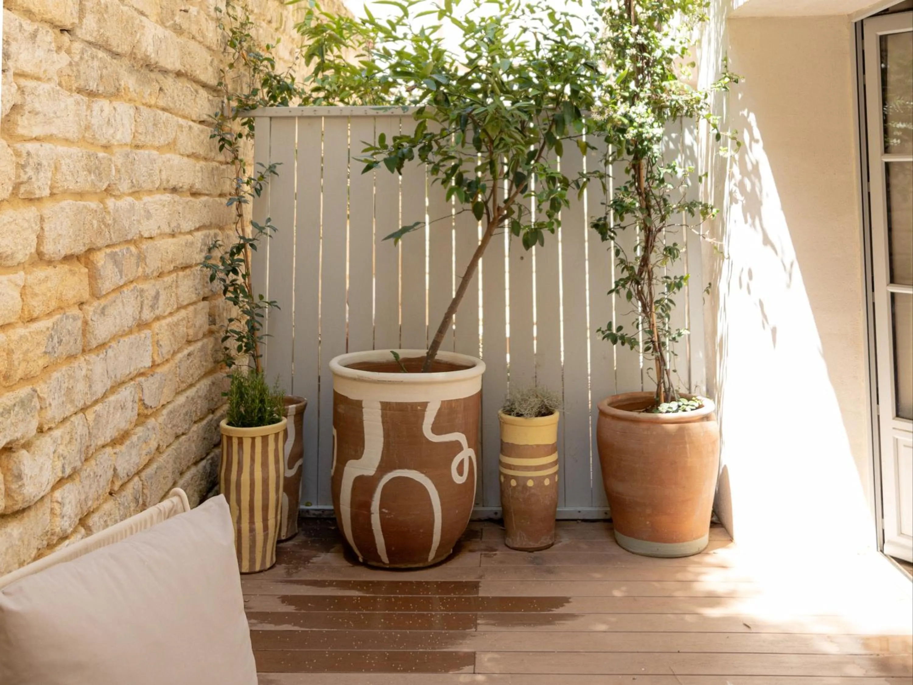 Patio in Hotel M Soleil - Montpellier Centre Saint Roch
