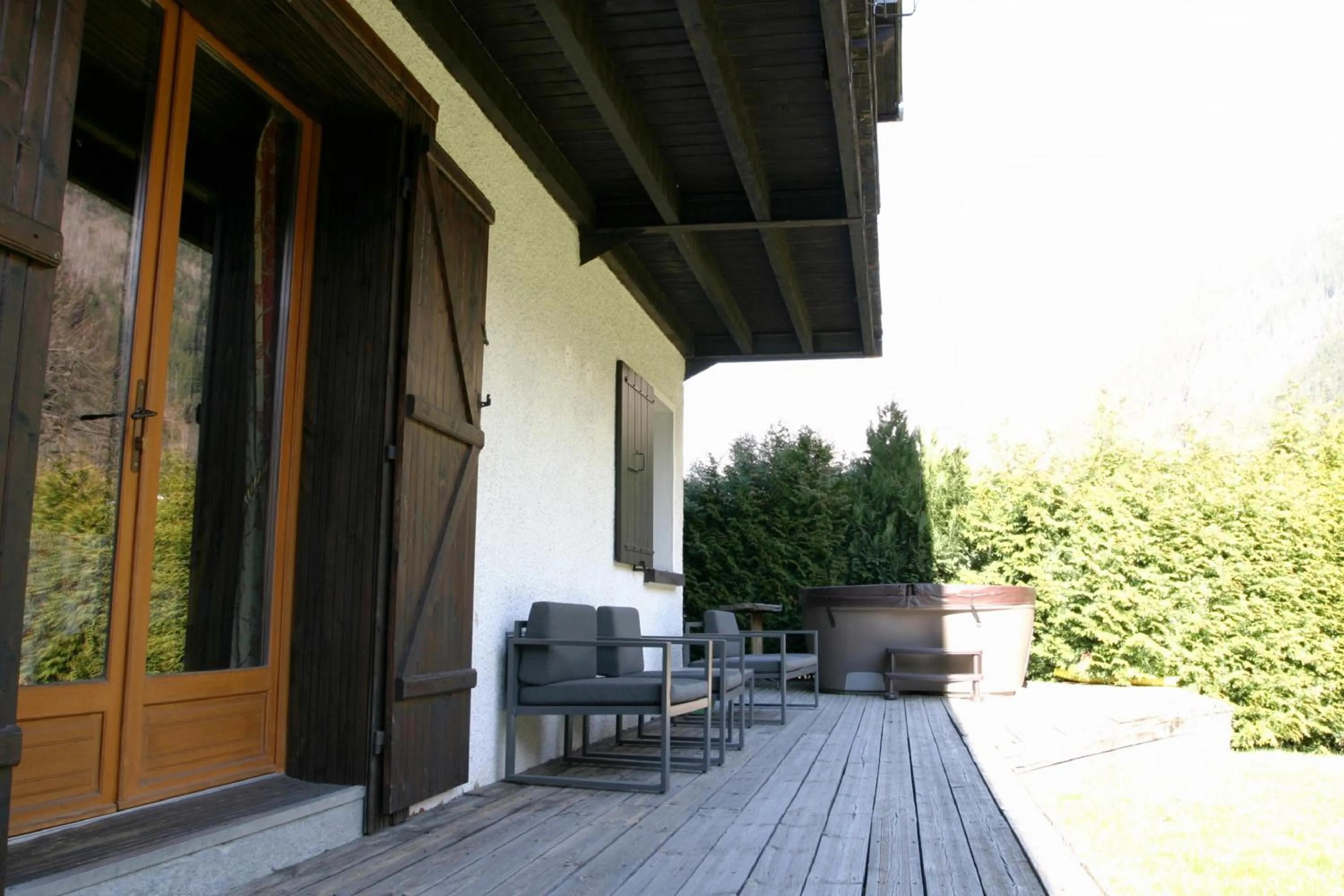 Hot Tub in Ideal For all type of families "Chalet Japonyard"