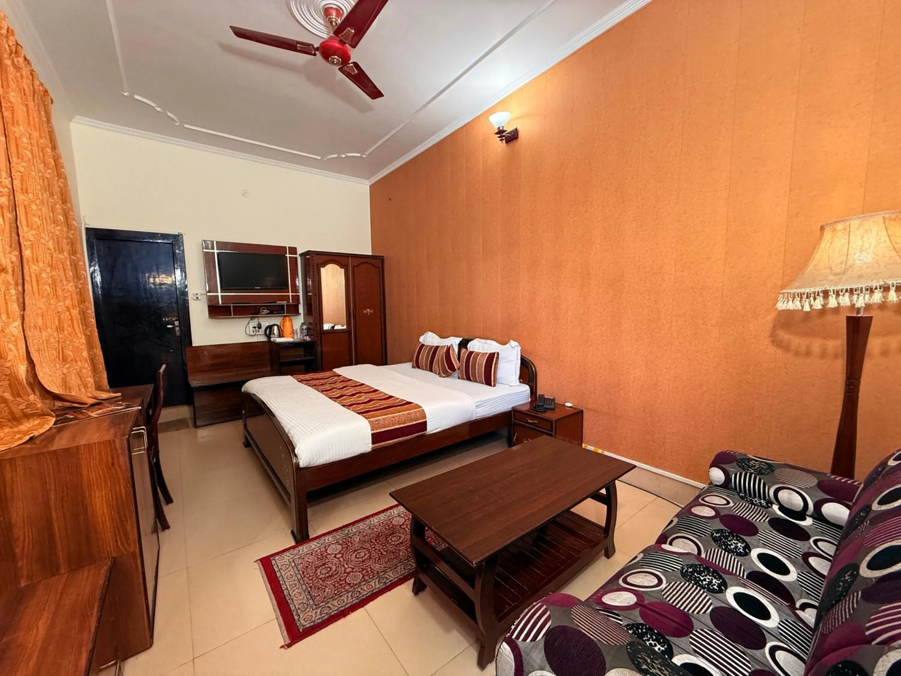 Bedroom, Bed in Hotel Mandakini