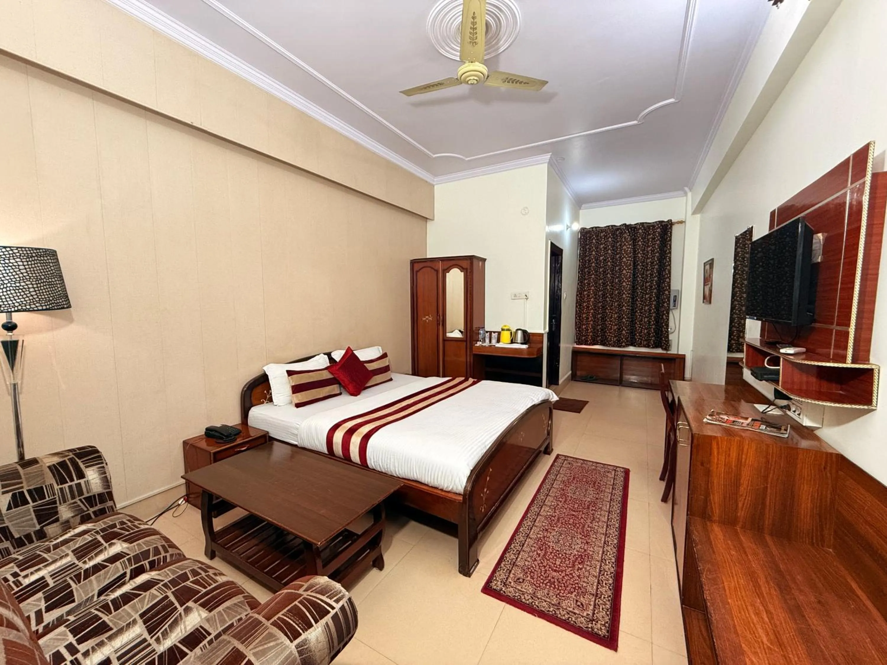 Bedroom, Bed in Hotel Mandakini