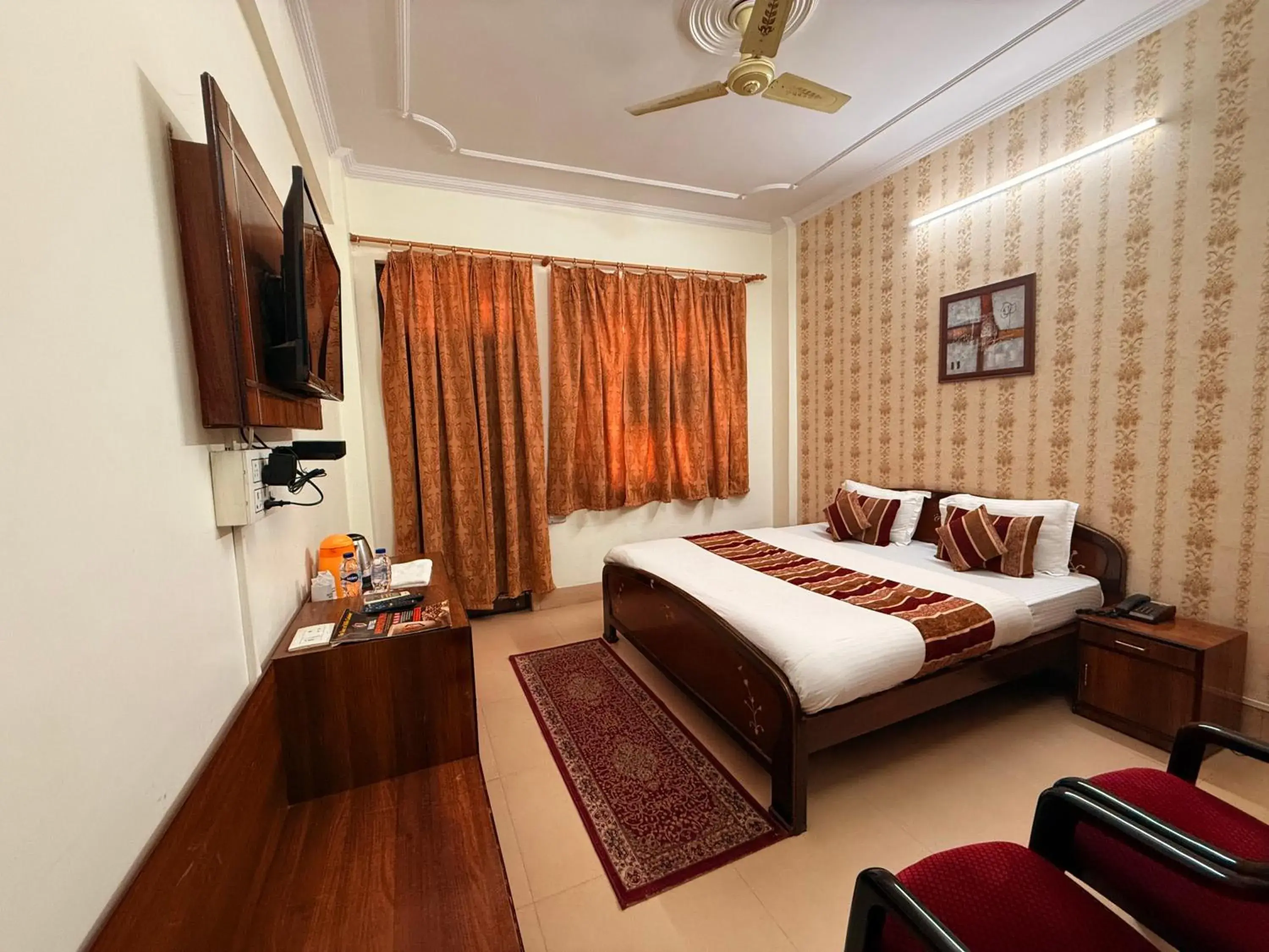 Deluxe Double Room in Hotel Mandakini Deluxe Double Room in Hotel Mandakini