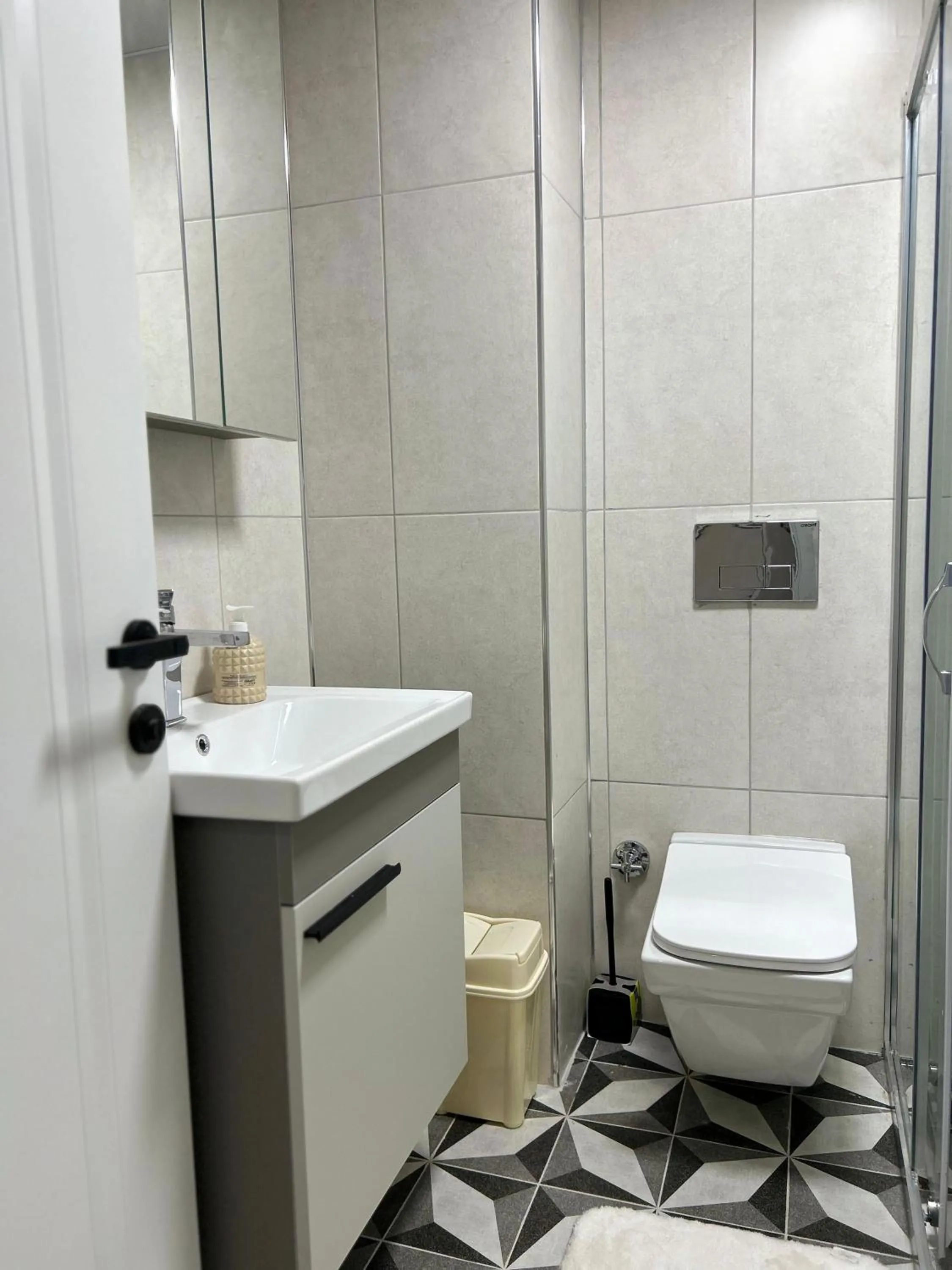 Shower in Muzdeniz Life