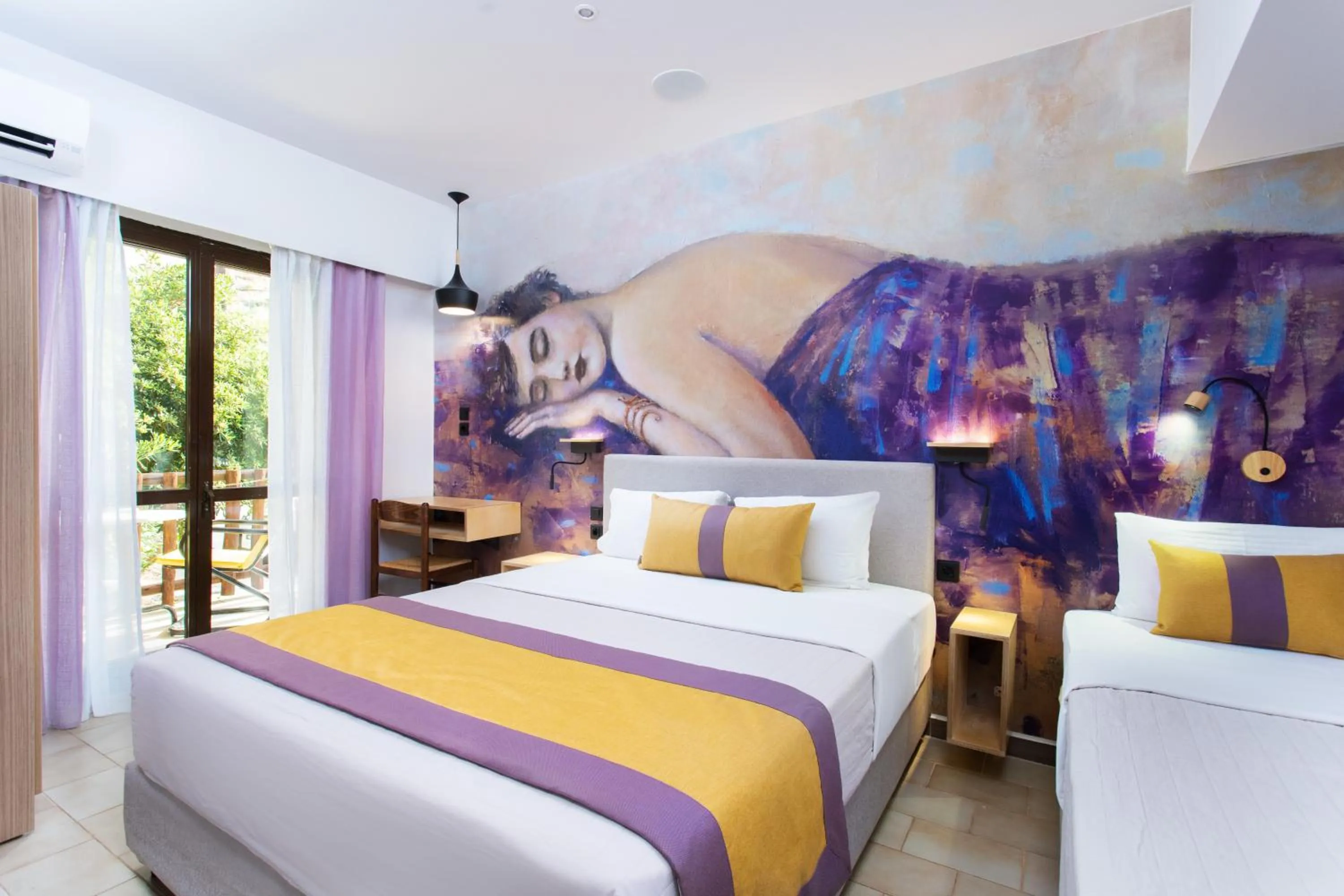 Bed in Monemvasia Green Apartments