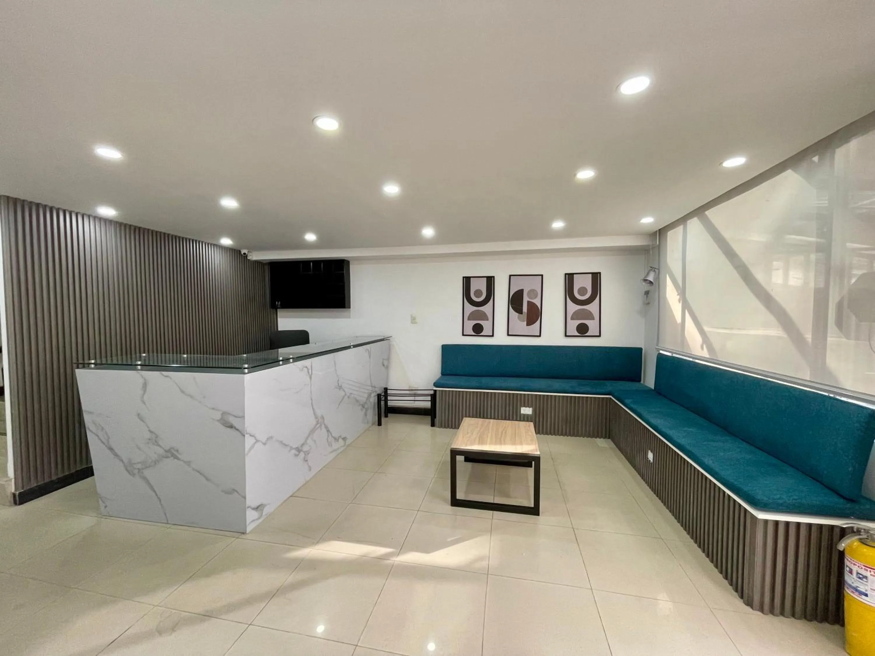 TV and multimedia in Hotel Embajada 44