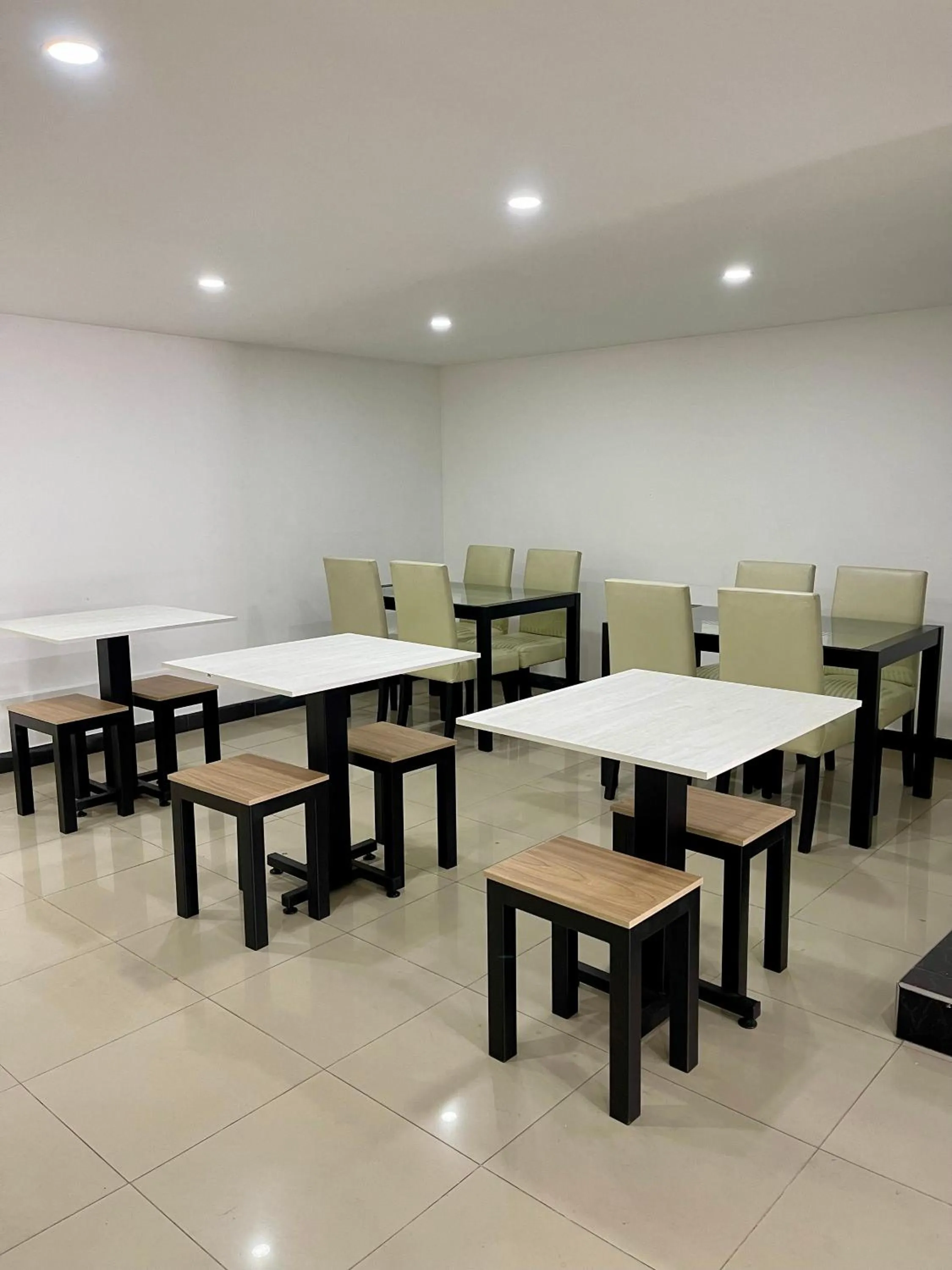 Property building in Hotel Embajada 44