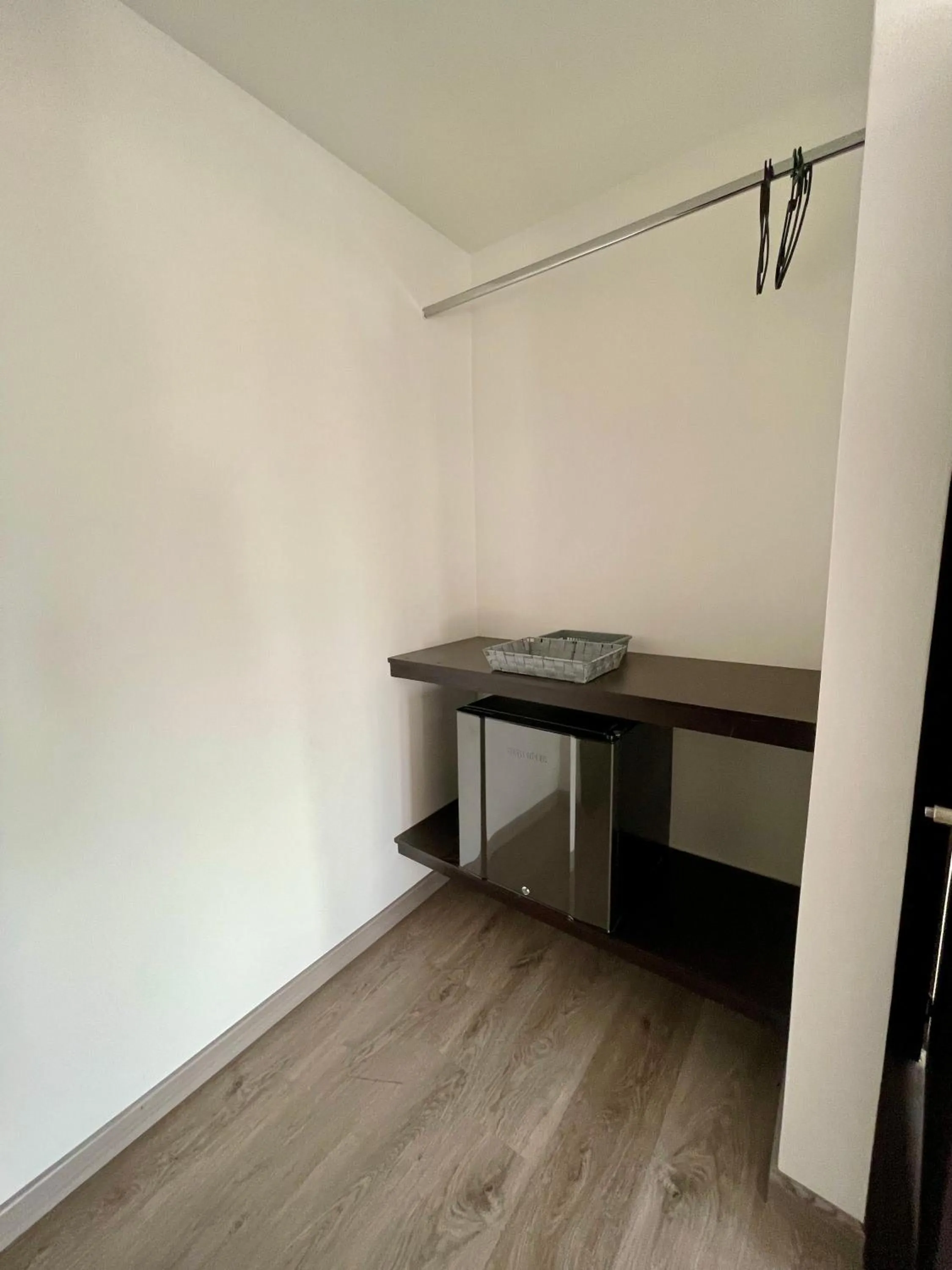 minibar in Hotel Embajada 44