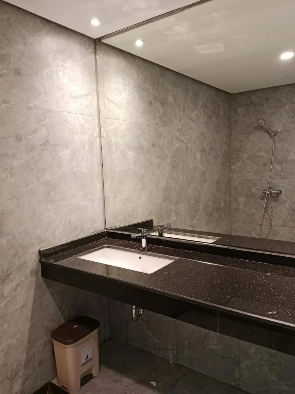 Toilet in Grand Cahaya Hotel Pangandaran