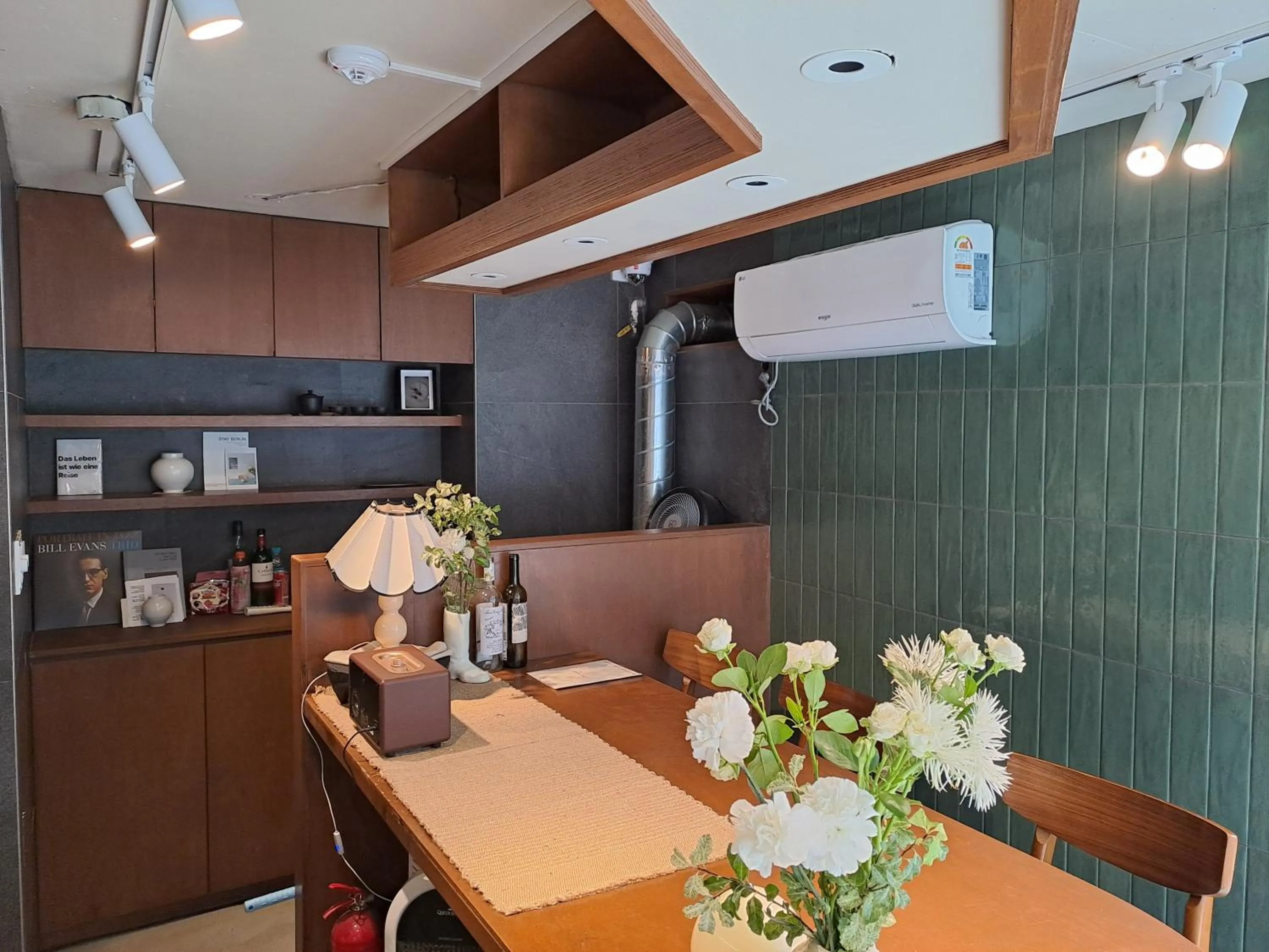 Restaurant/places to eat in The Phase Boutique Hotel 동대문