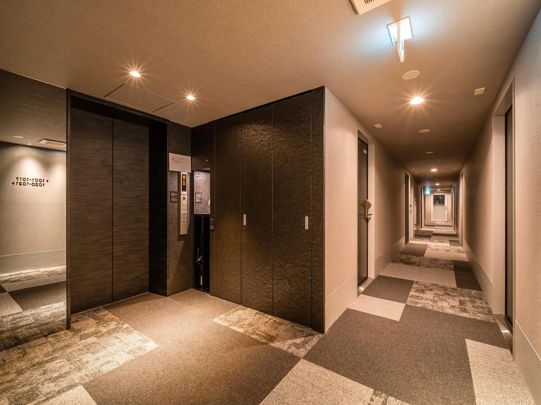 elevator in Super Hotel Premier Nagoya Sakuradoriguchi