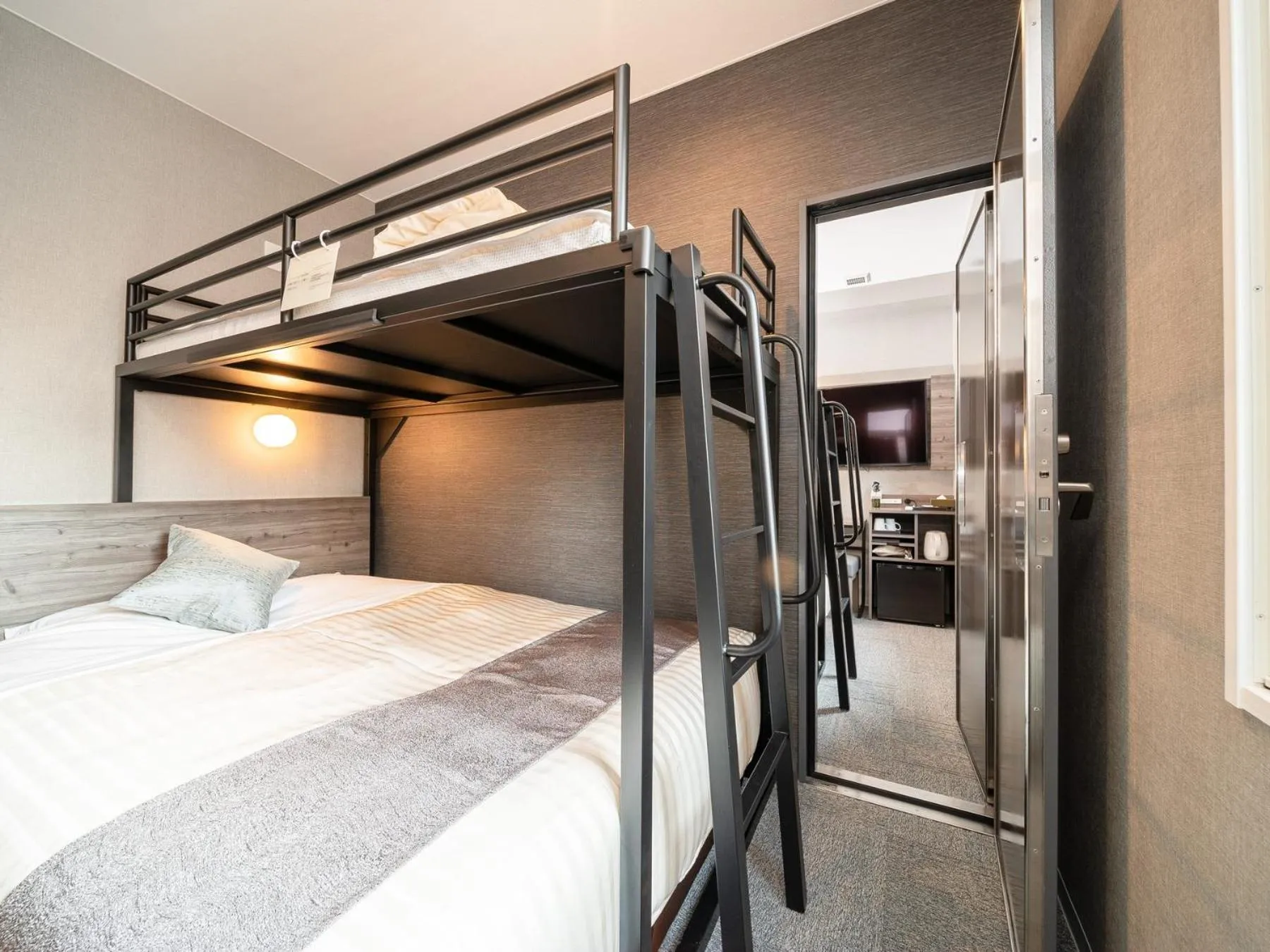 Bed in Super Hotel Premier Nagoya Sakuradoriguchi