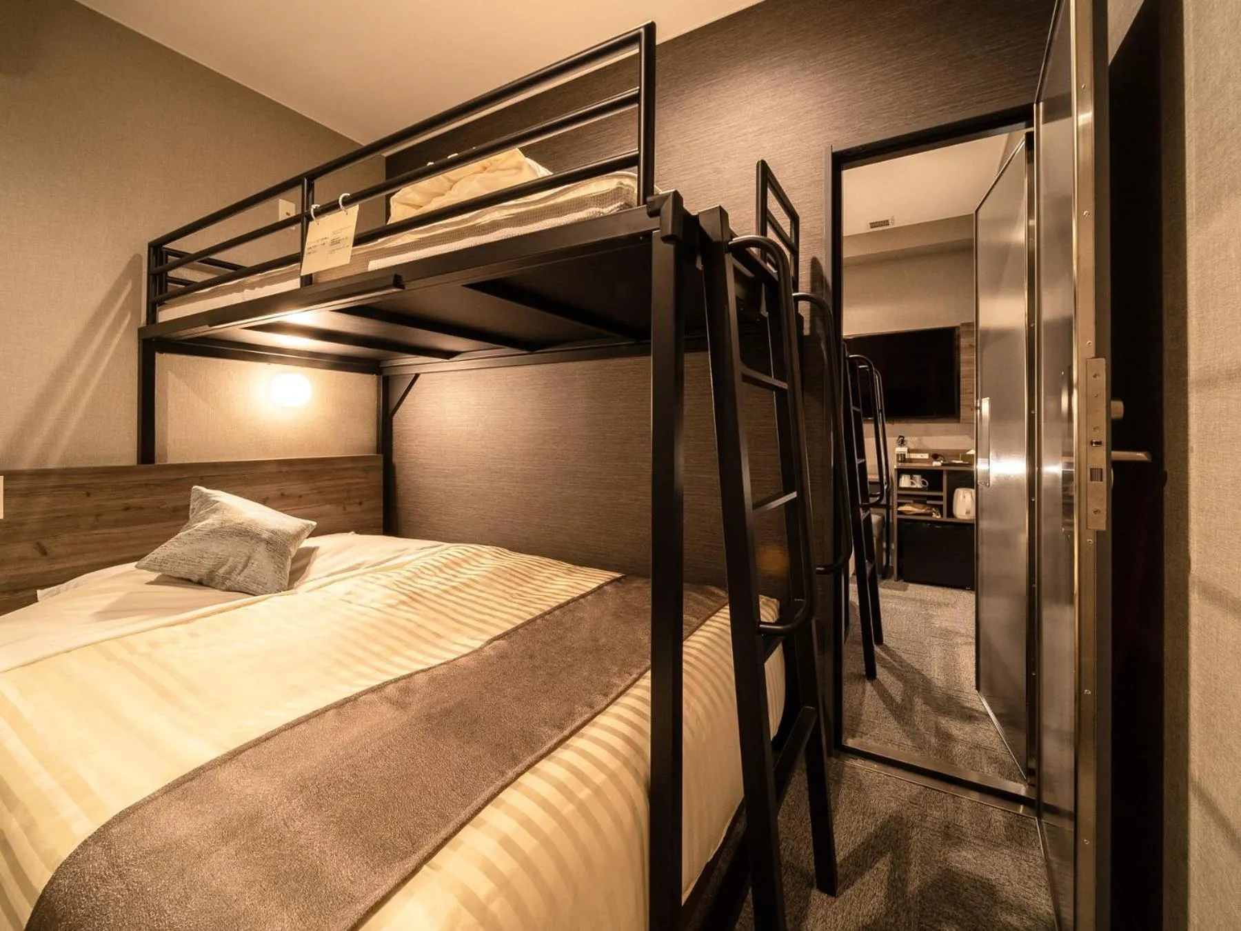 Bed in Super Hotel Premier Nagoya Sakuradoriguchi