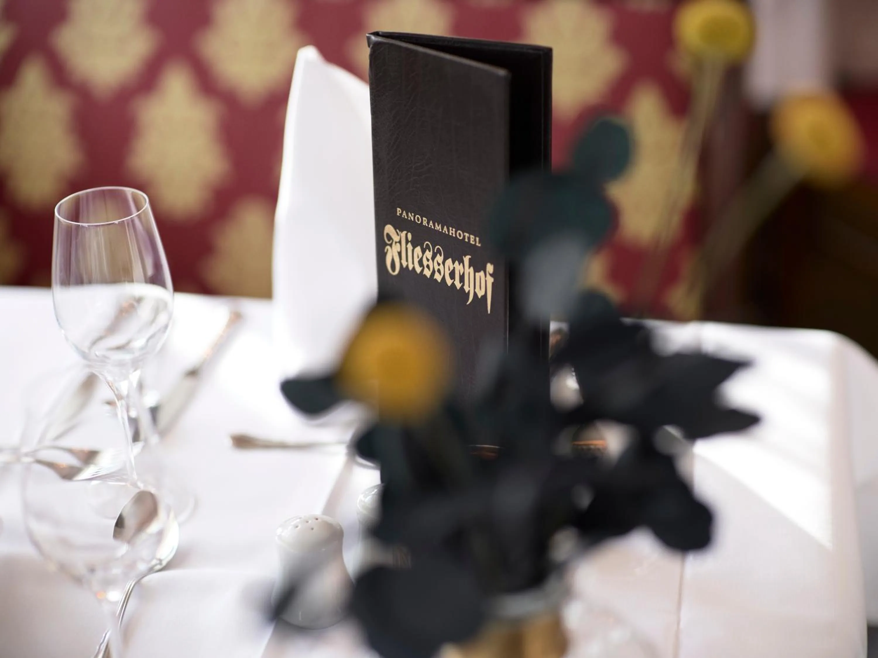 Restaurant/places to eat in Panoramahotel Fliesserhof