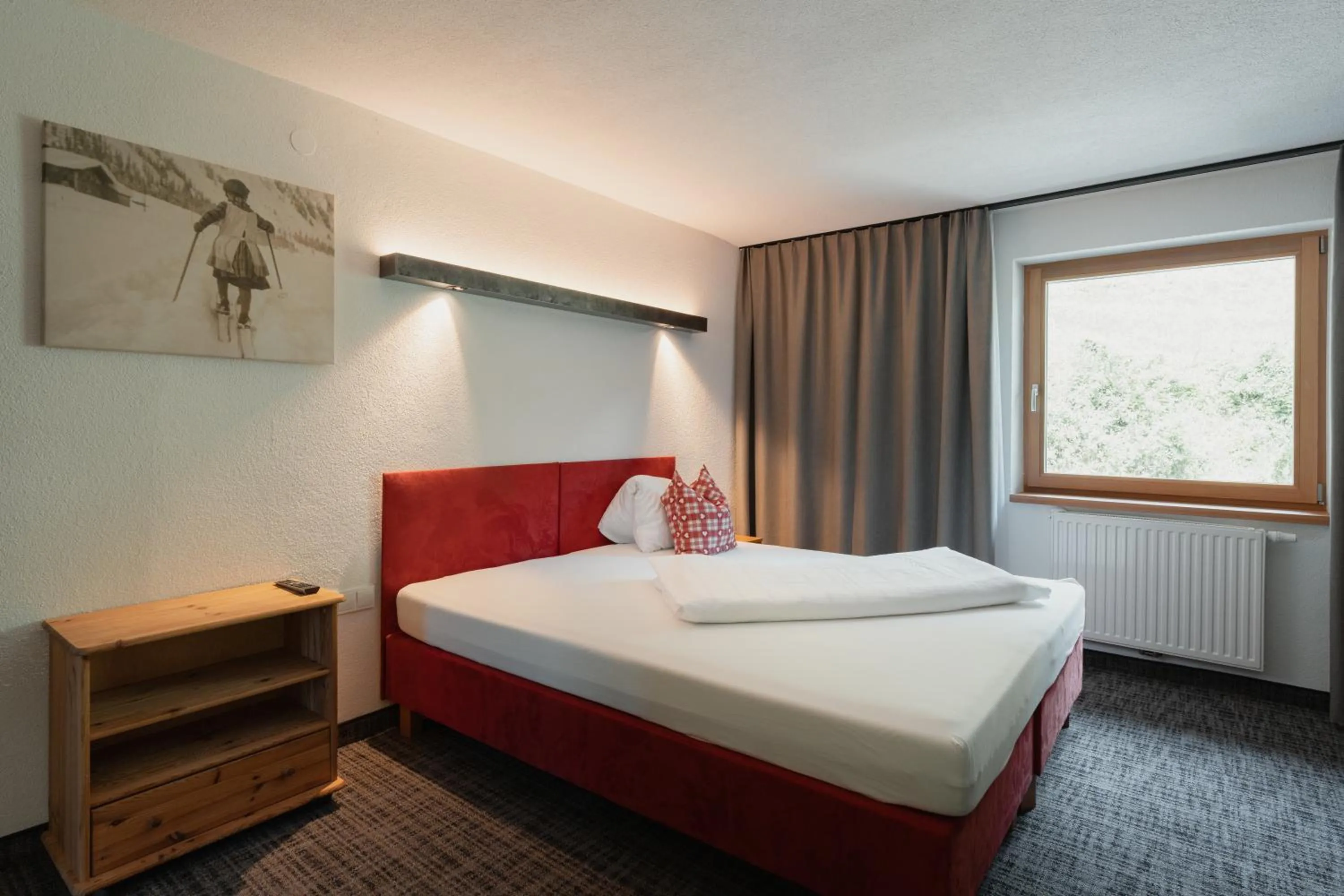 Bedroom, Bed in Panoramahotel Fliesserhof