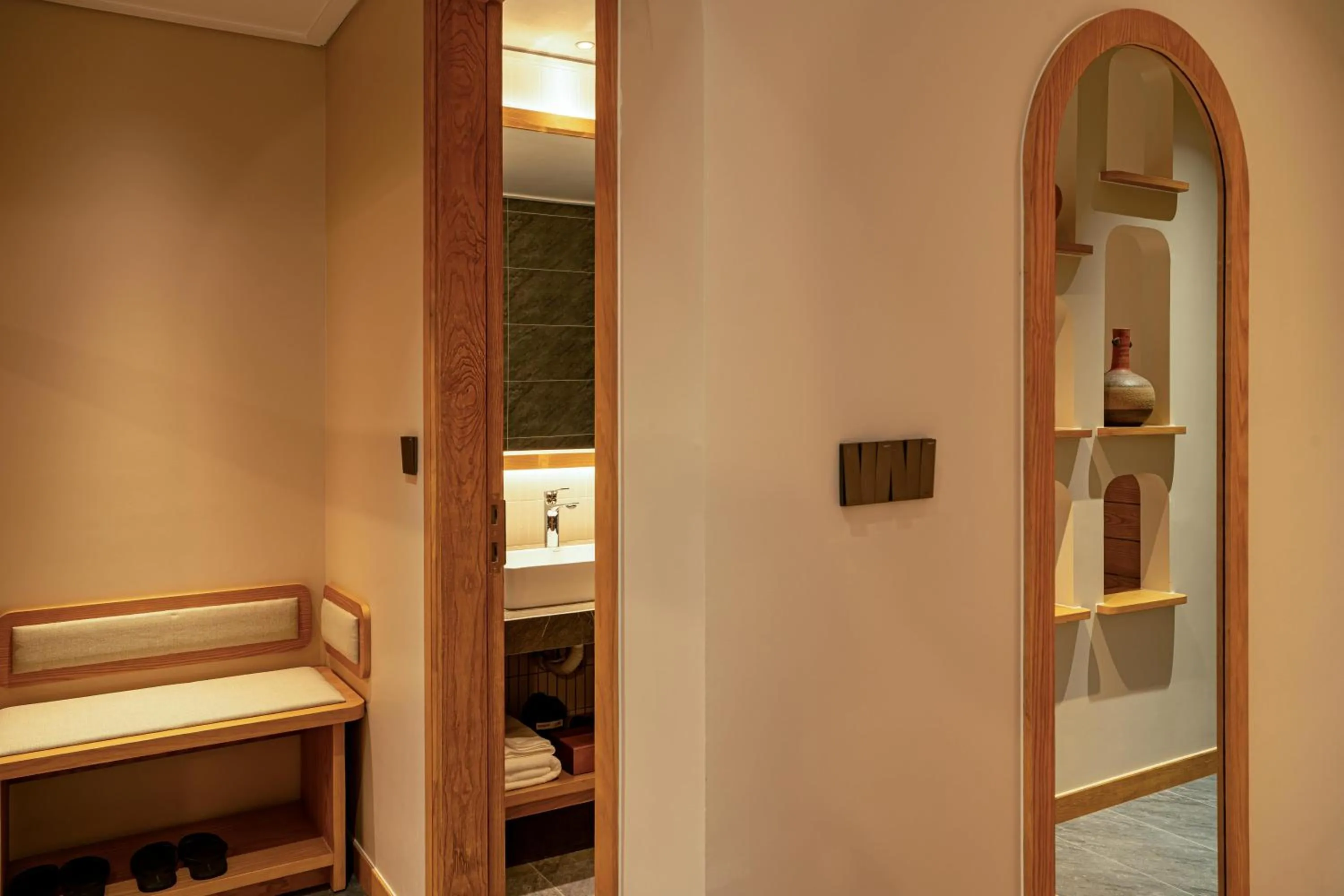 Photo of the whole room in Nam Dat Hotel by D'Lecia Ha Long