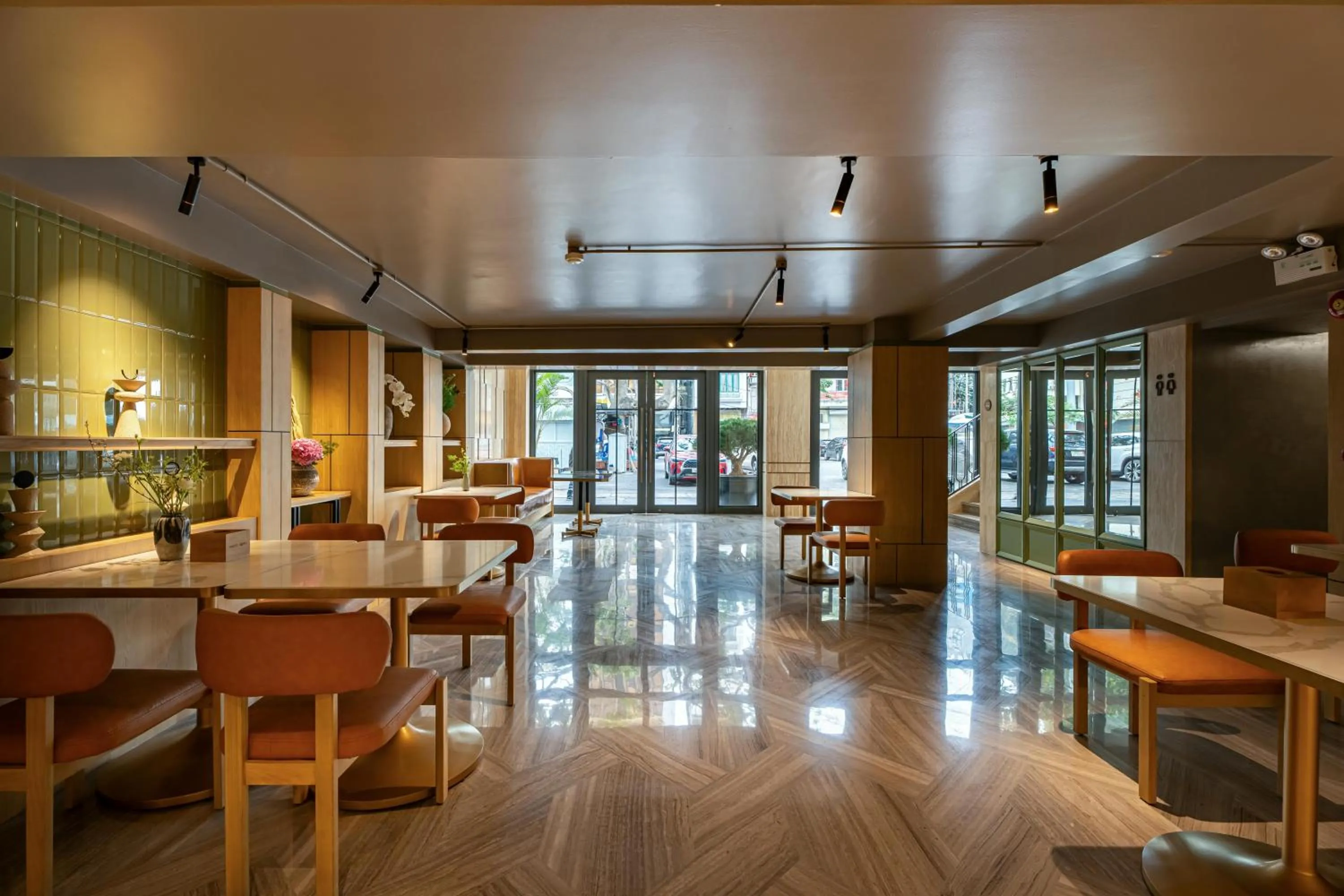 Restaurant/places to eat in Nam Dat Hotel by D'Lecia Ha Long