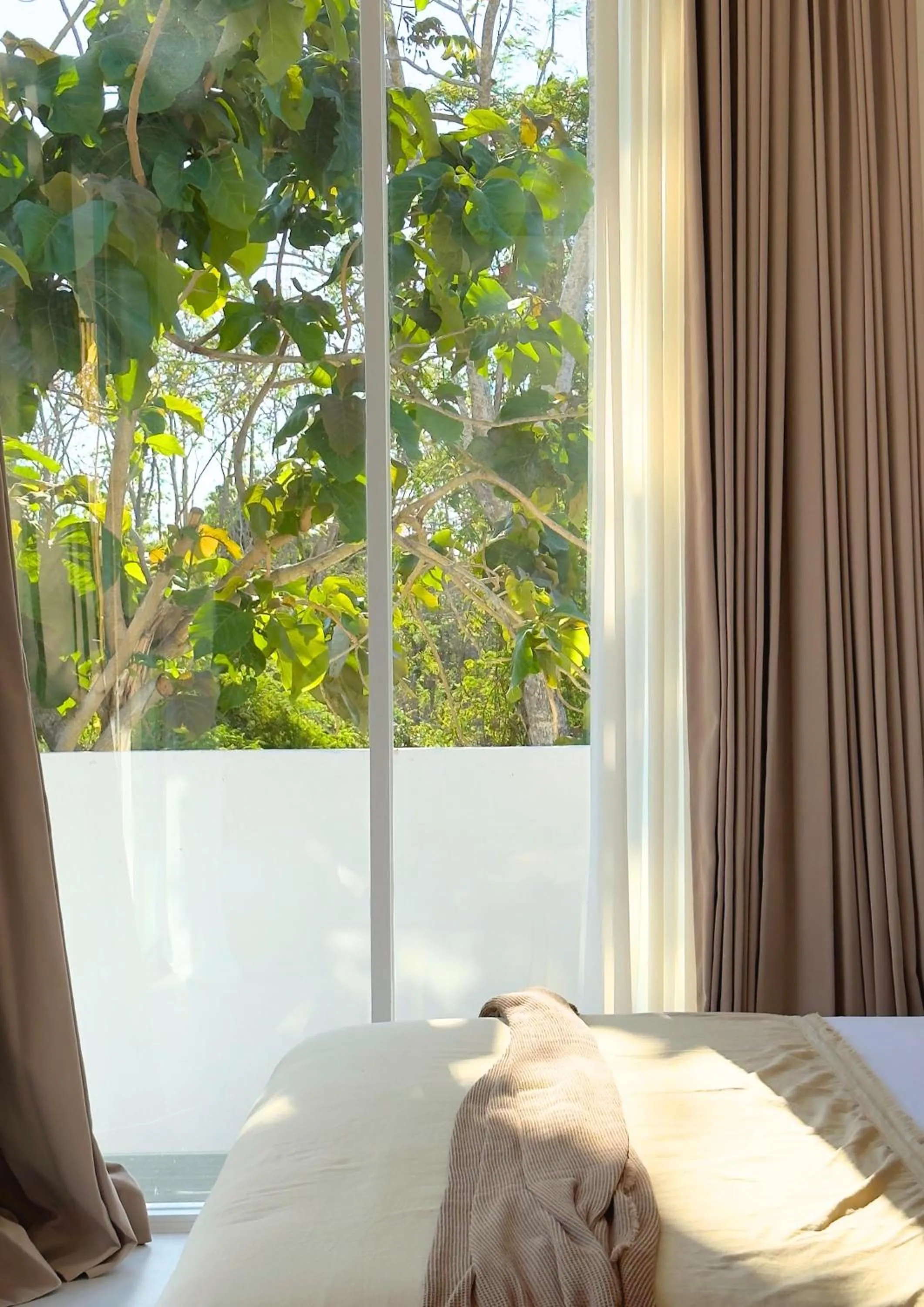Balcony/Terrace, Bed in Mazari Villas