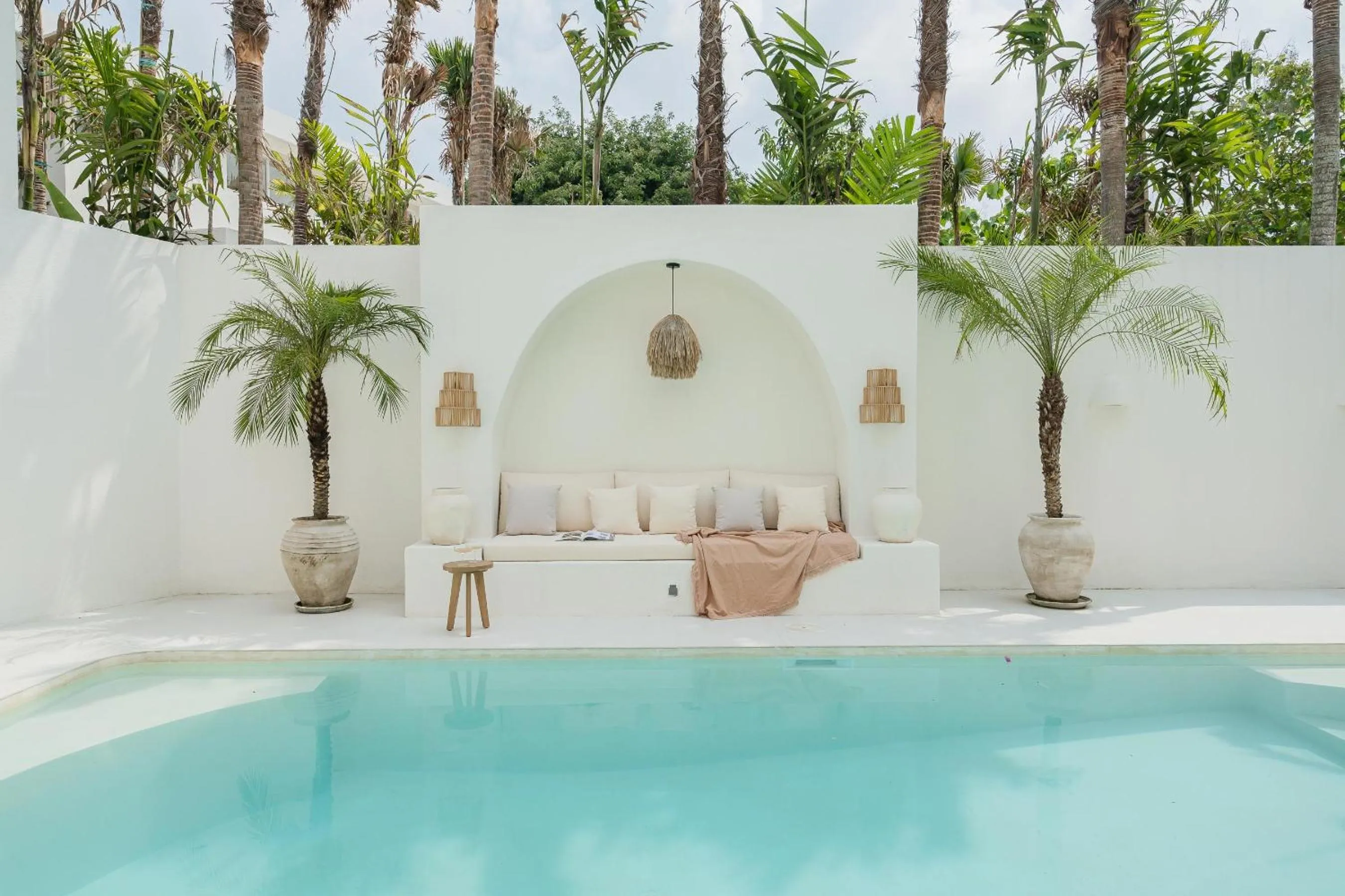 Swimming pool in Mazari Villas