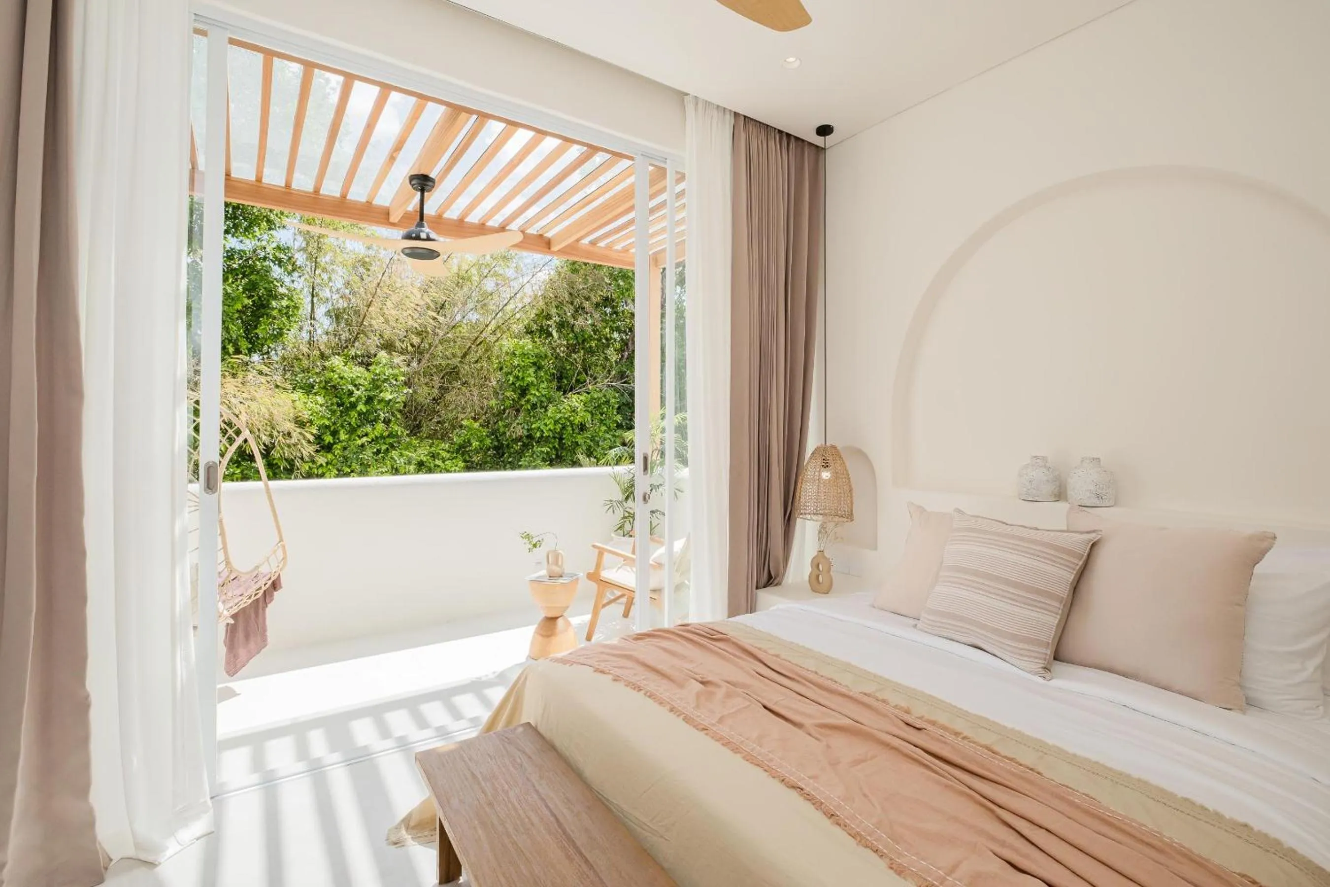 Bed in Mazari Villas