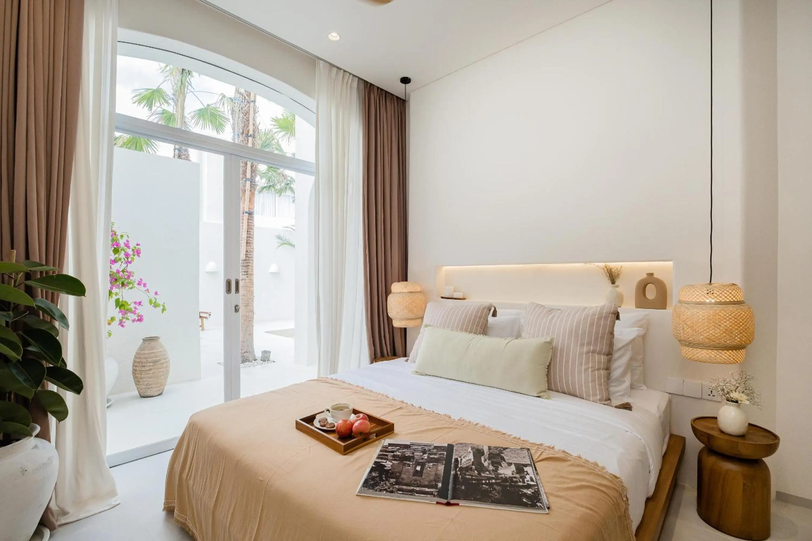 Bed in Mazari Villas