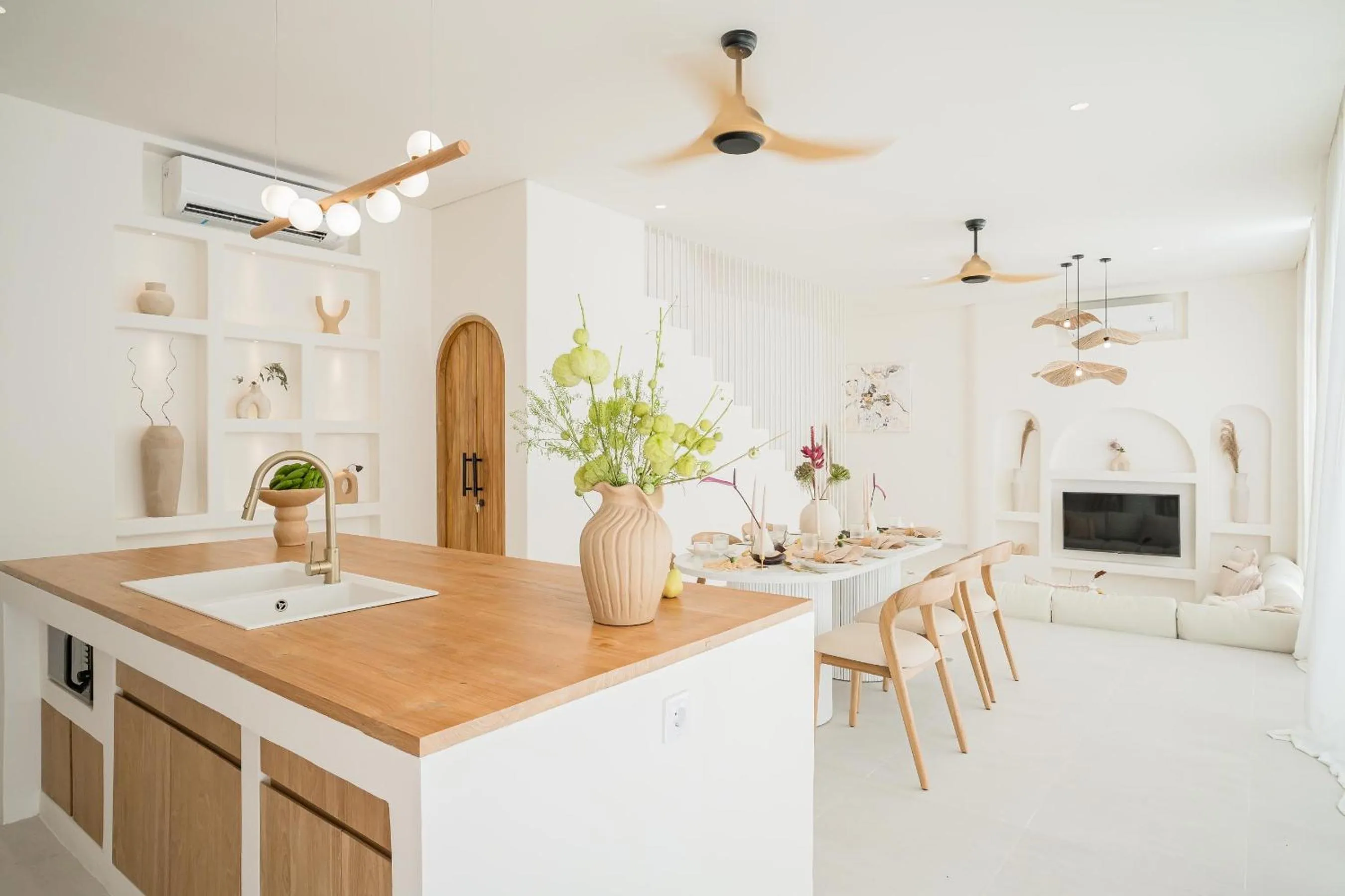 Kitchen or kitchenette in Mazari Villas