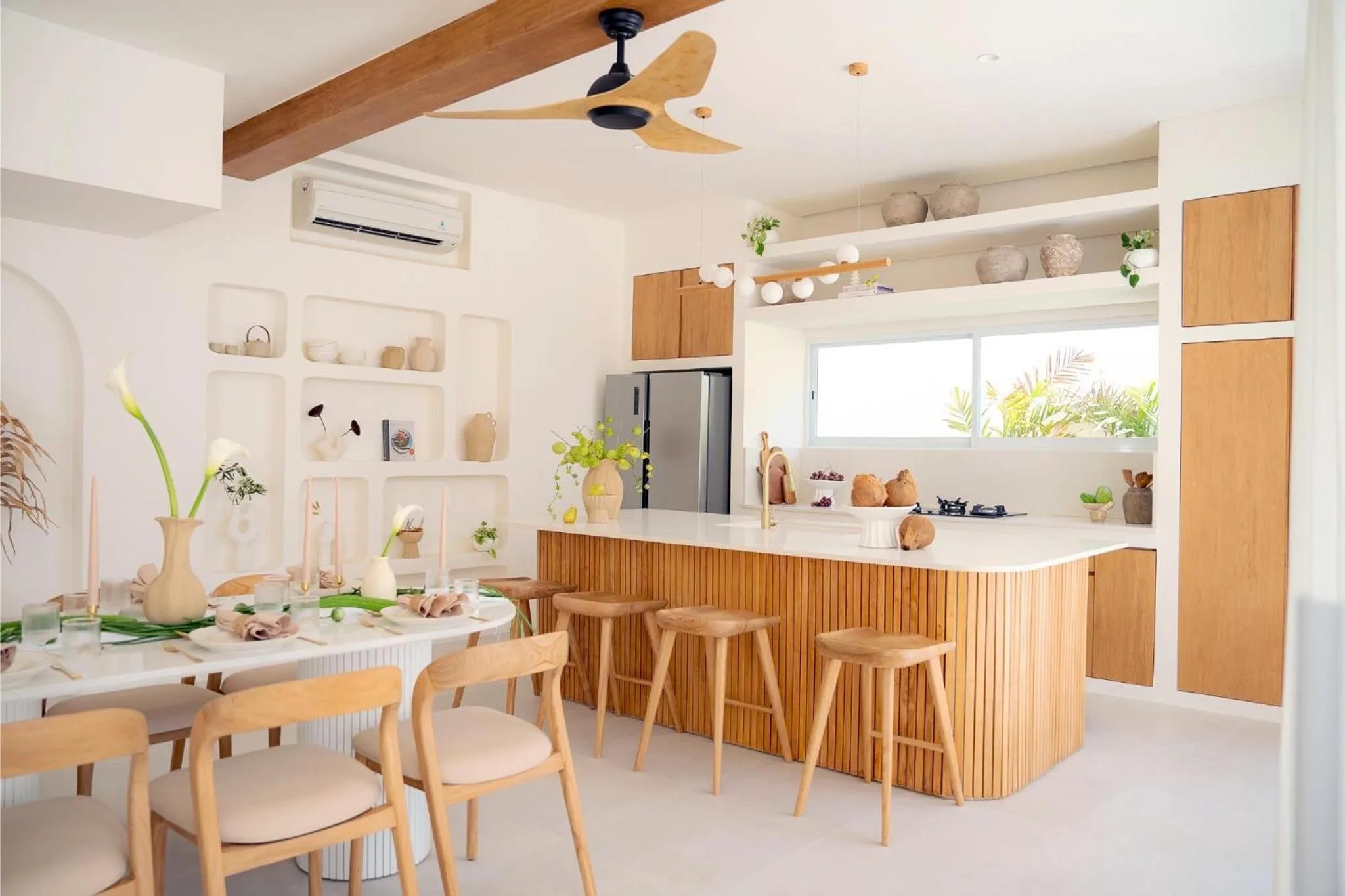 Dining area in Mazari Villas