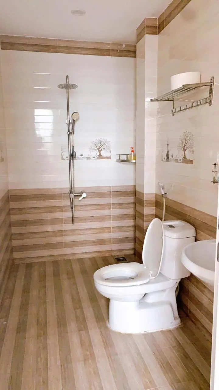 Shower in Alleyway home