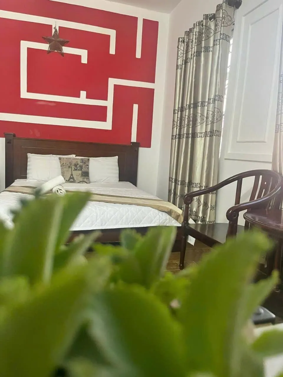 Bedroom, Bed in Alleyway home