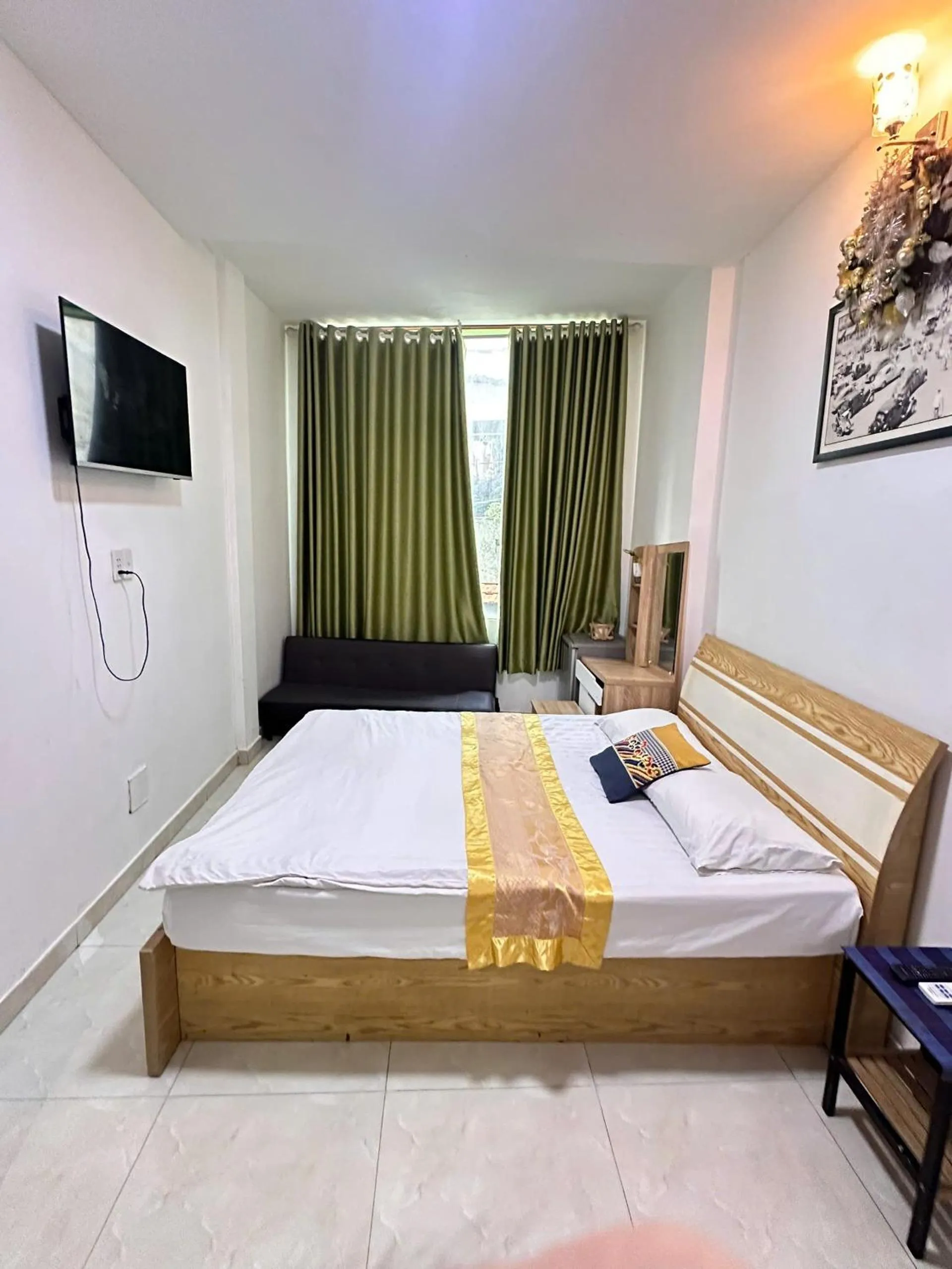 Bed in Alleyway home