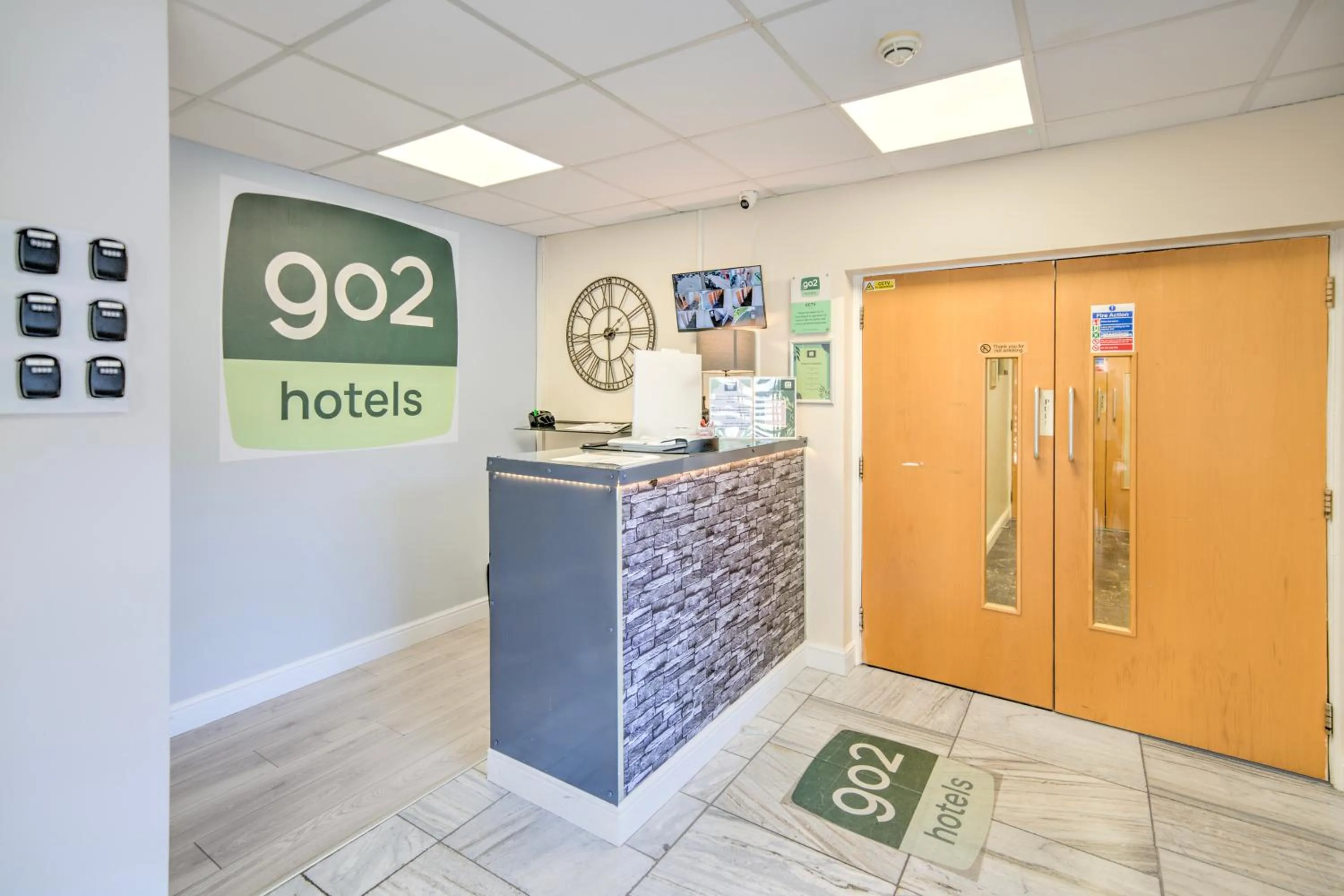Lobby or reception in GO2 Gloucester Hotel by OYO