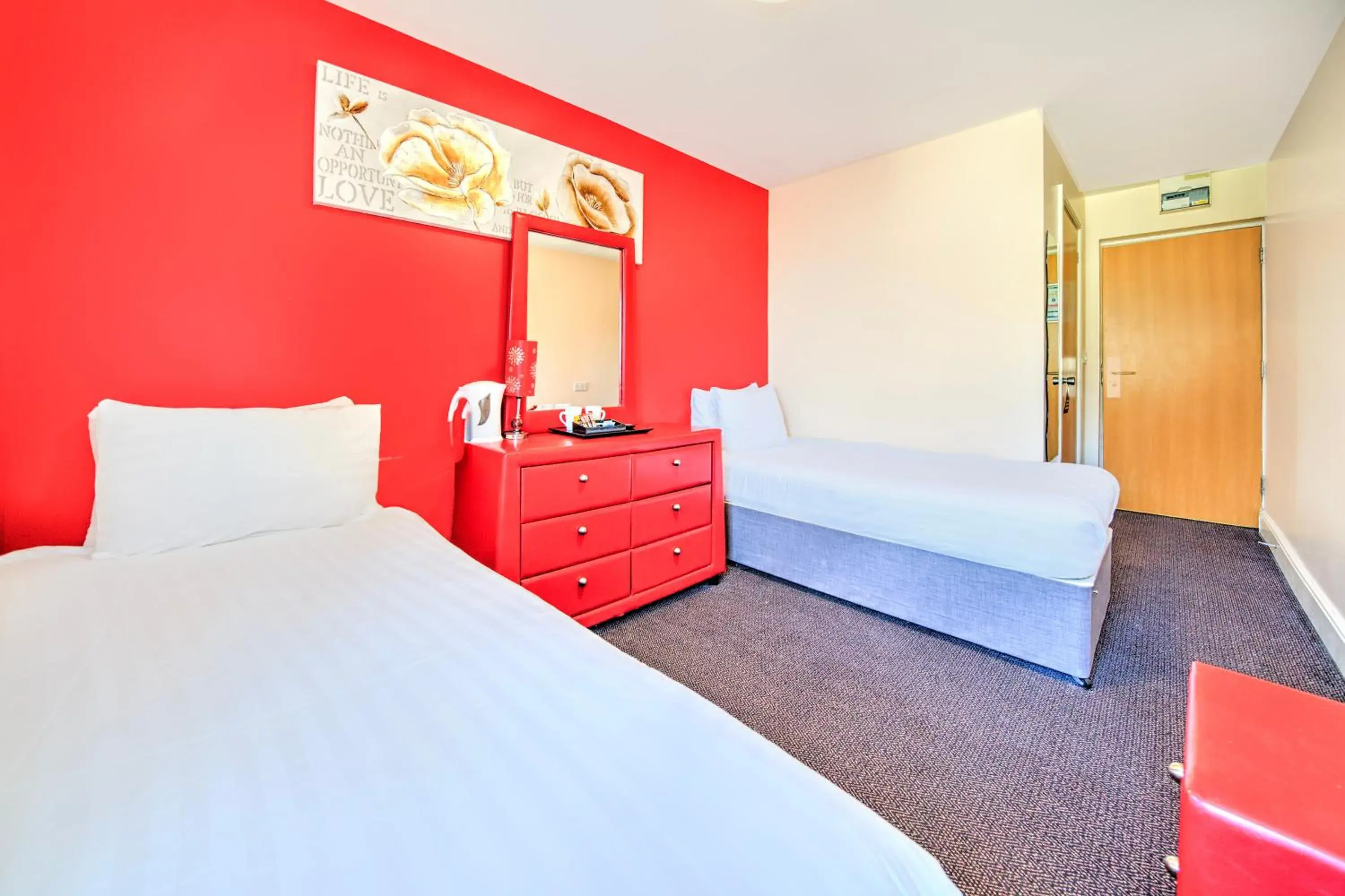 Superior Twin Room in GO2 Gloucester Hotel by OYO Superior Twin Room in GO2 Gloucester Hotel by OYO