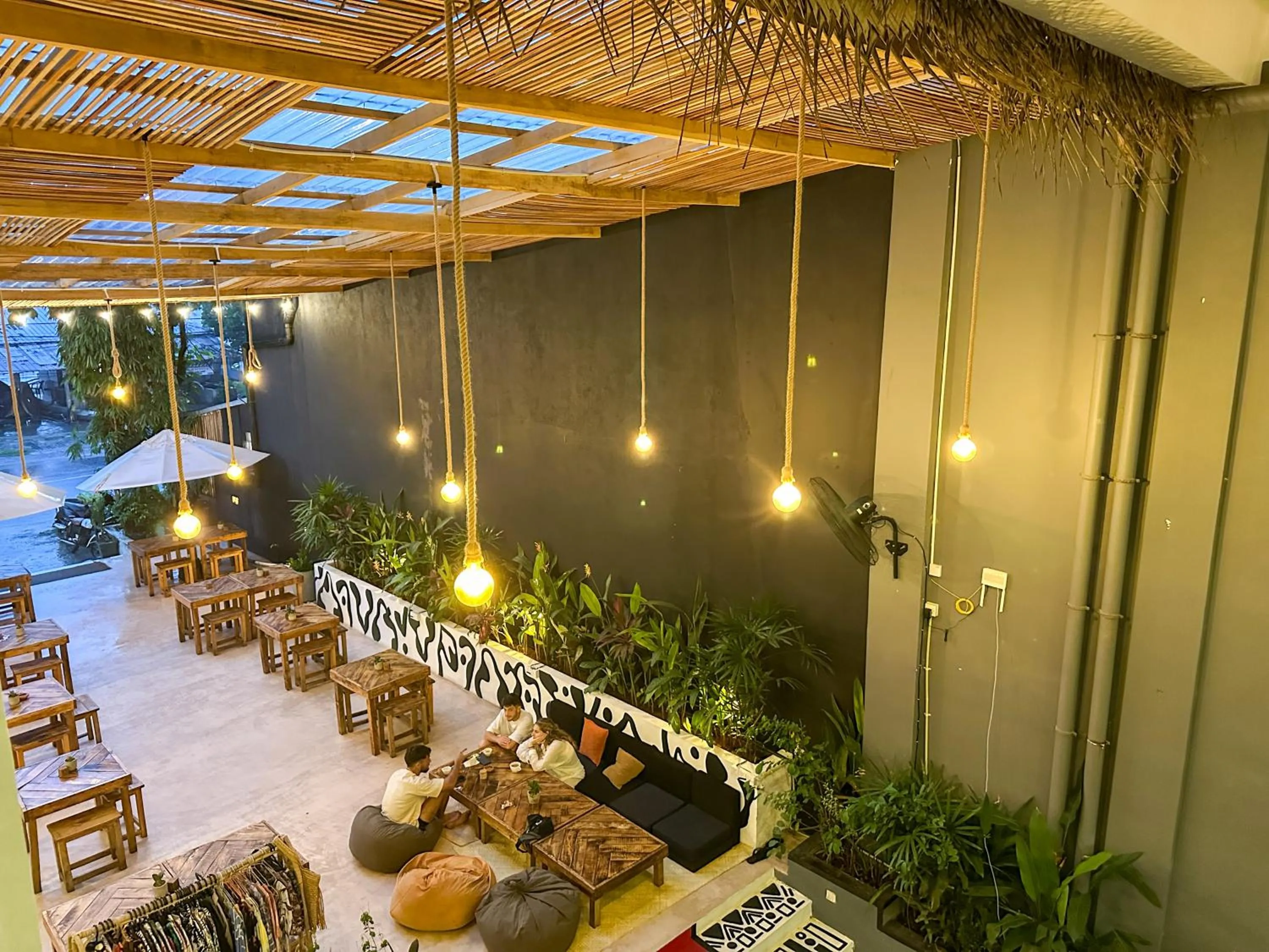 Restaurant/places to eat in Twenty -Two Dazzle Bay