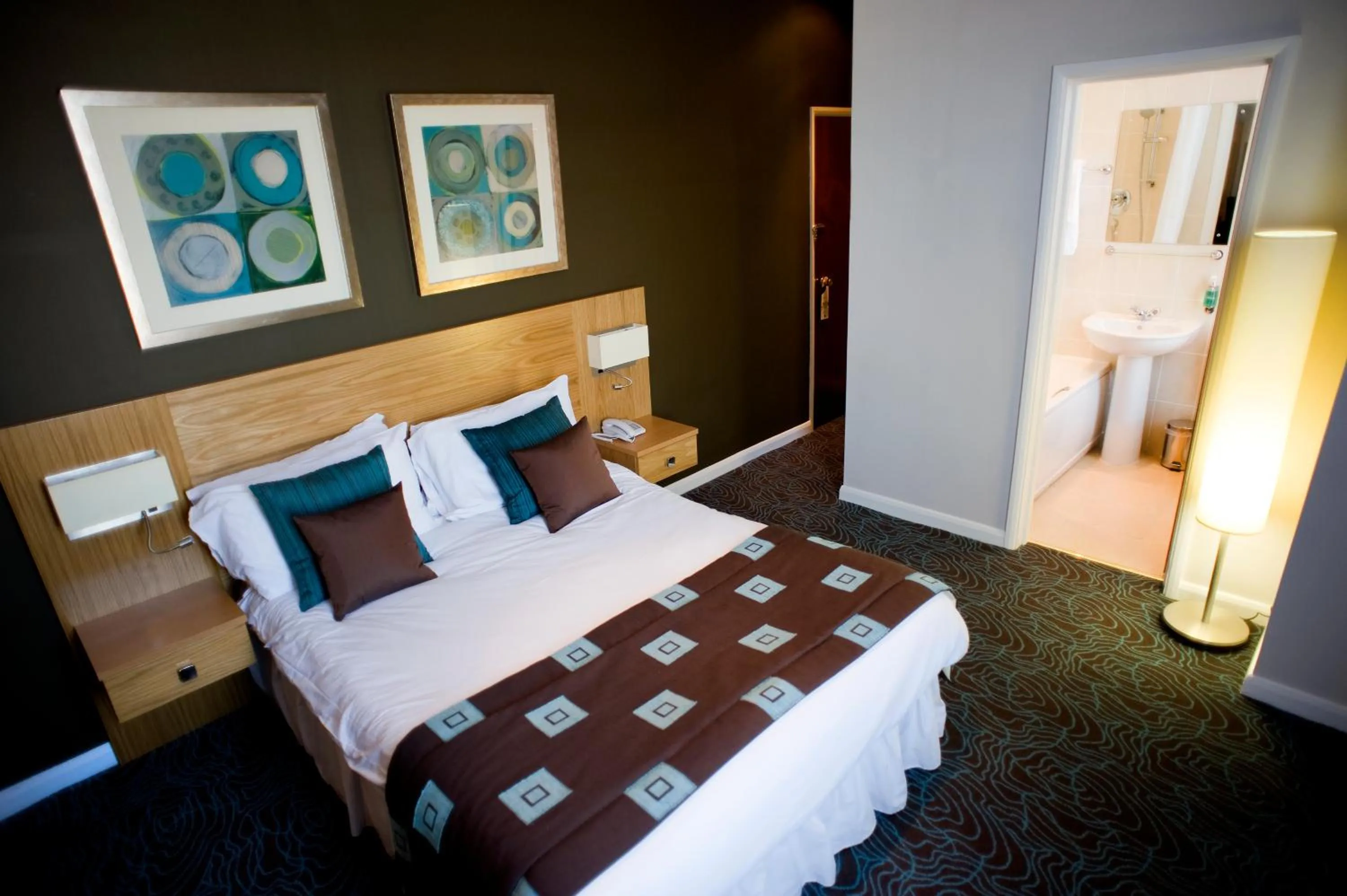 Bed in Best Western Plus Nottingham Westminster Hotel