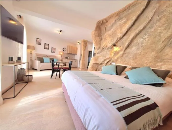 Bed in Domaine de la Mautanne