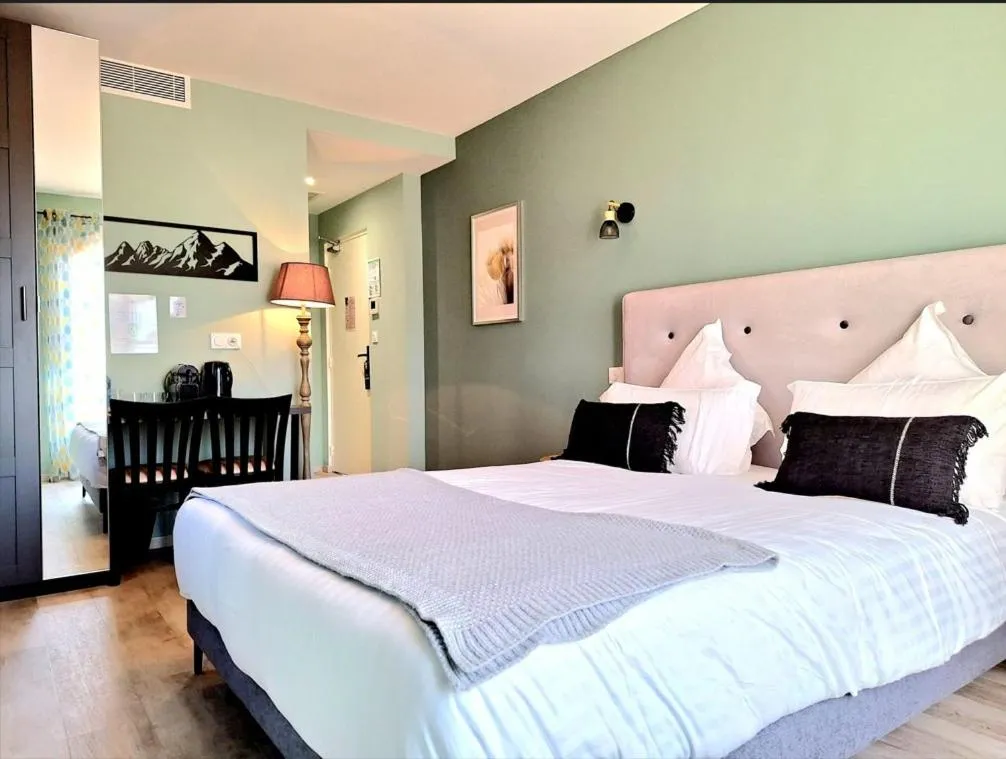 Bed in Domaine de la Mautanne